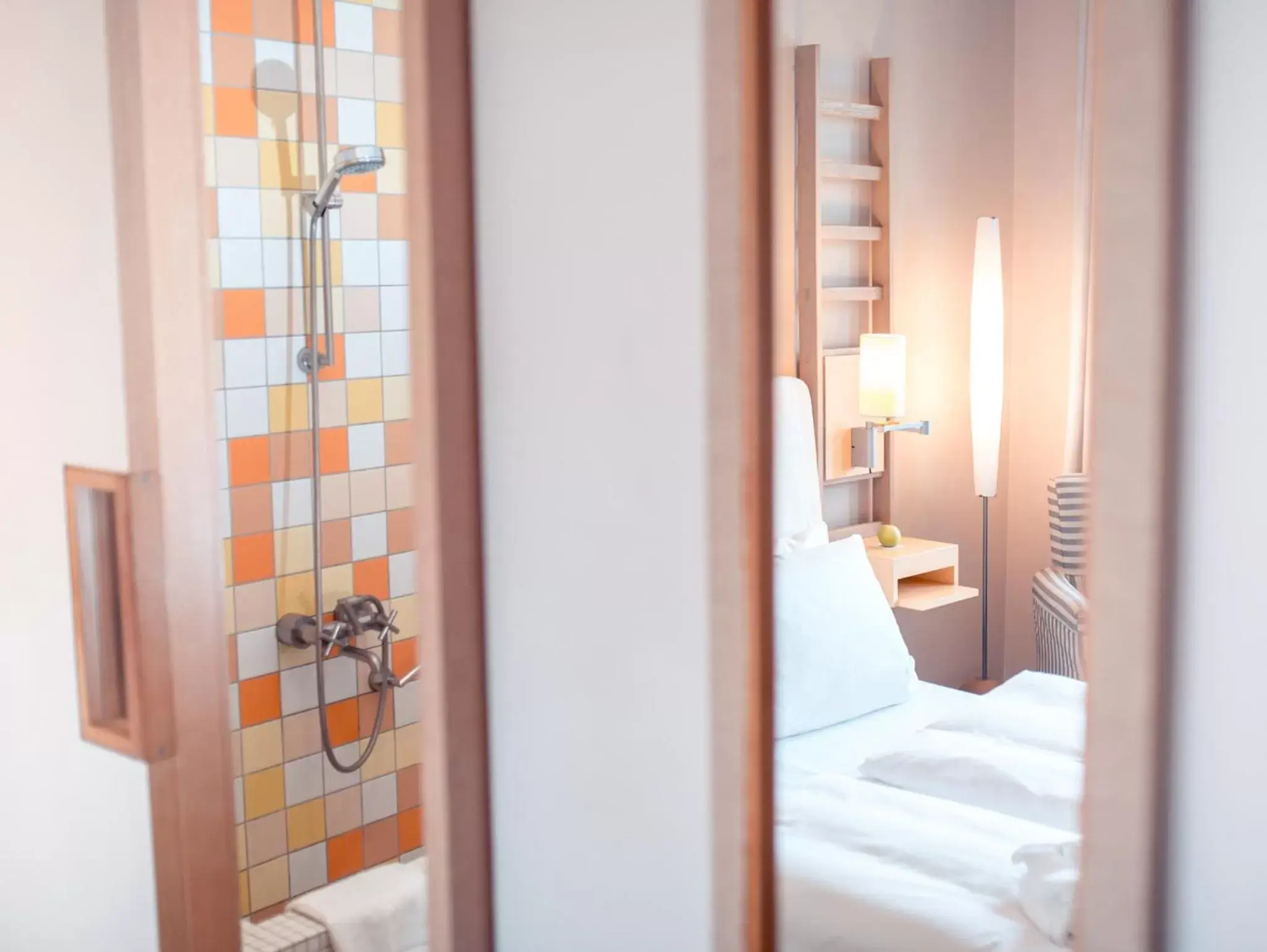 Shower, Room Photo in Hotel Bleibtreu Berlin by Golden Tulip