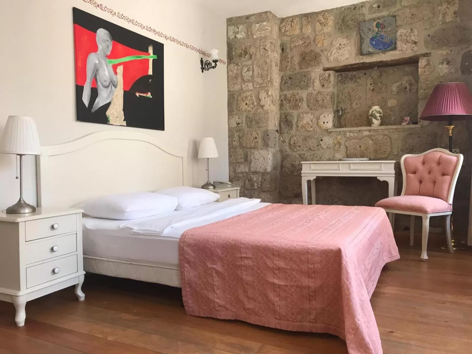 Photo of the whole room, Bed in MaSaLa Otel