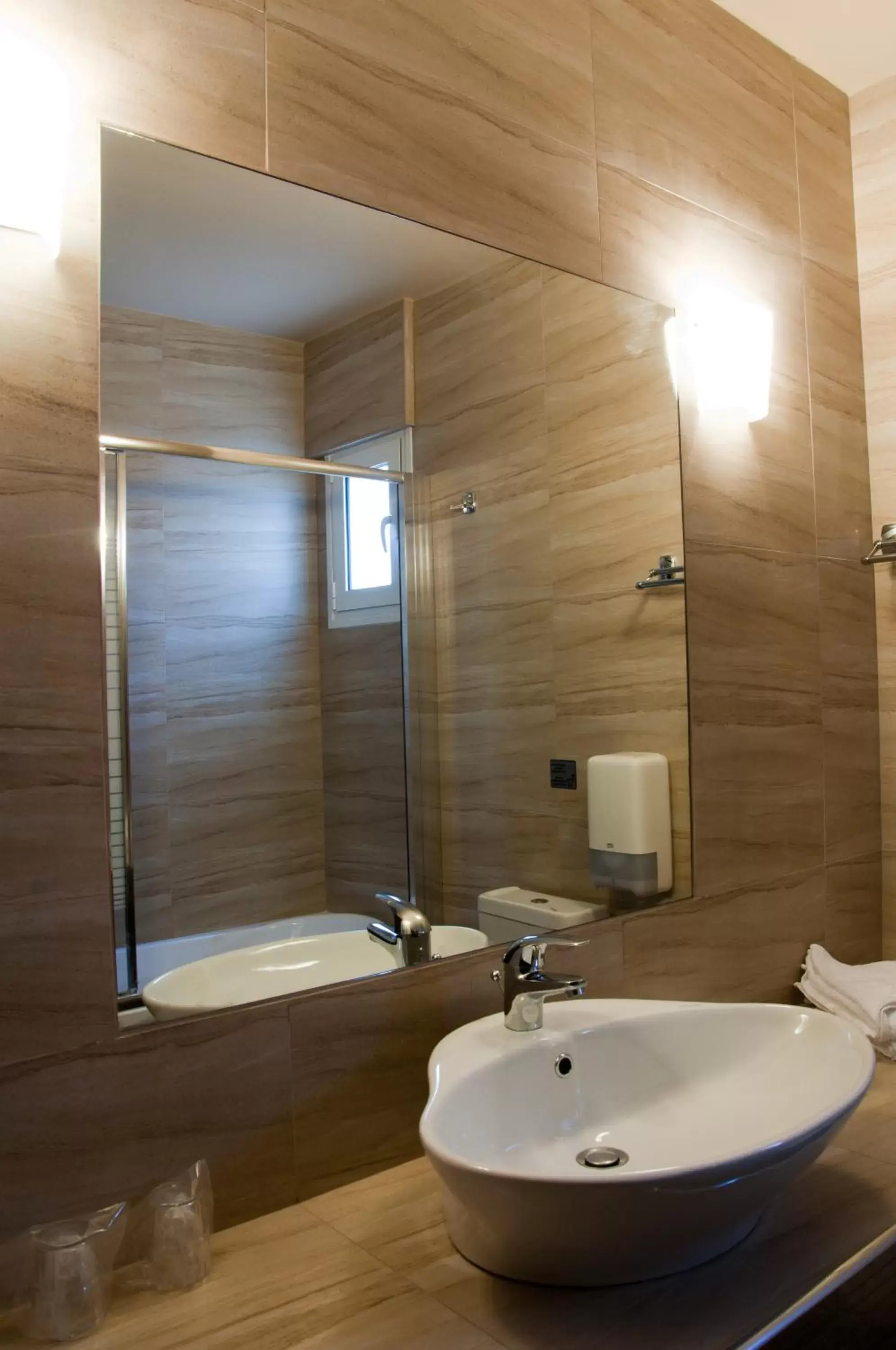 Bathroom in Hotel Olympos