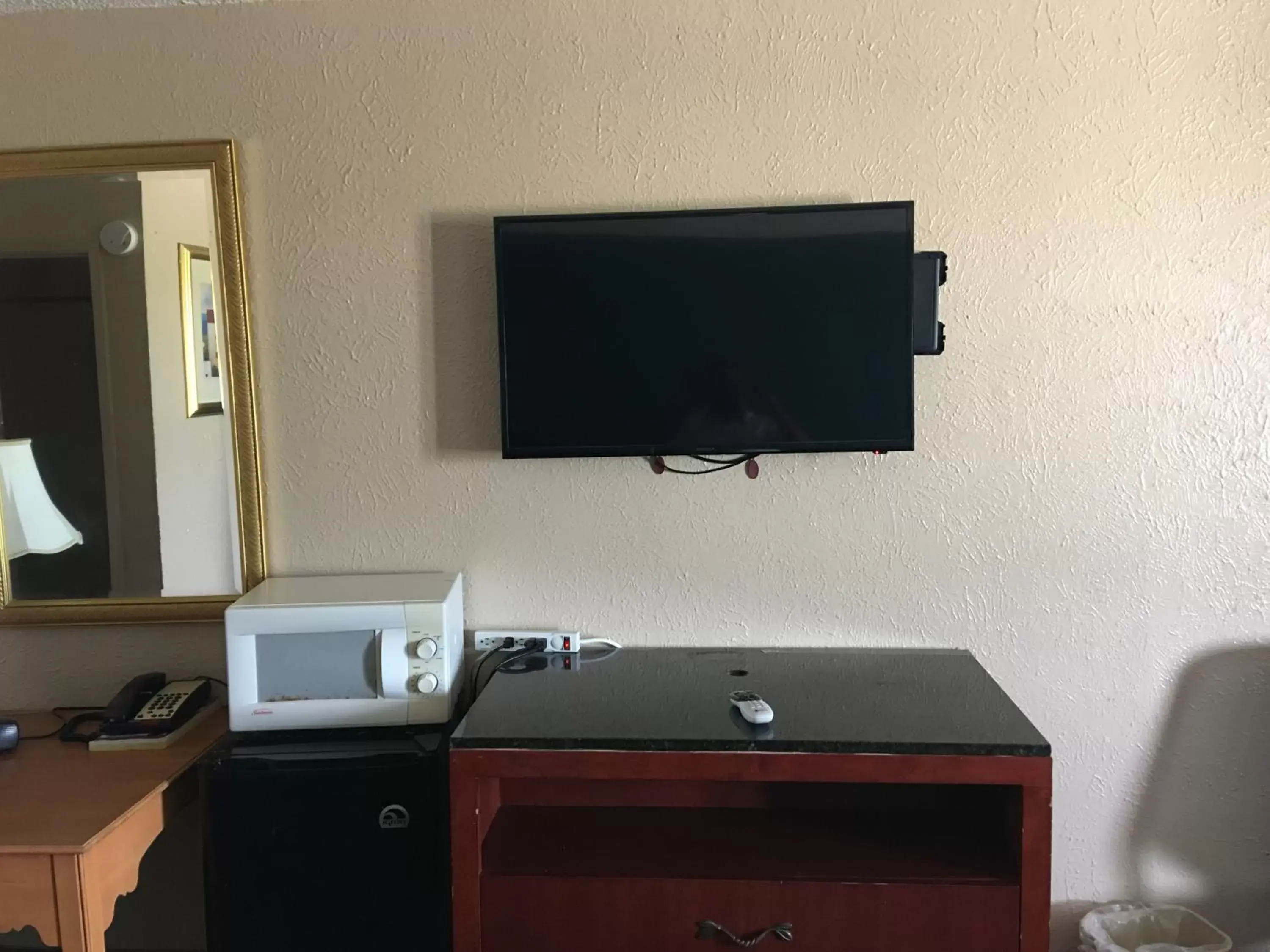 TV/Entertainment Center in Chaparral Motel