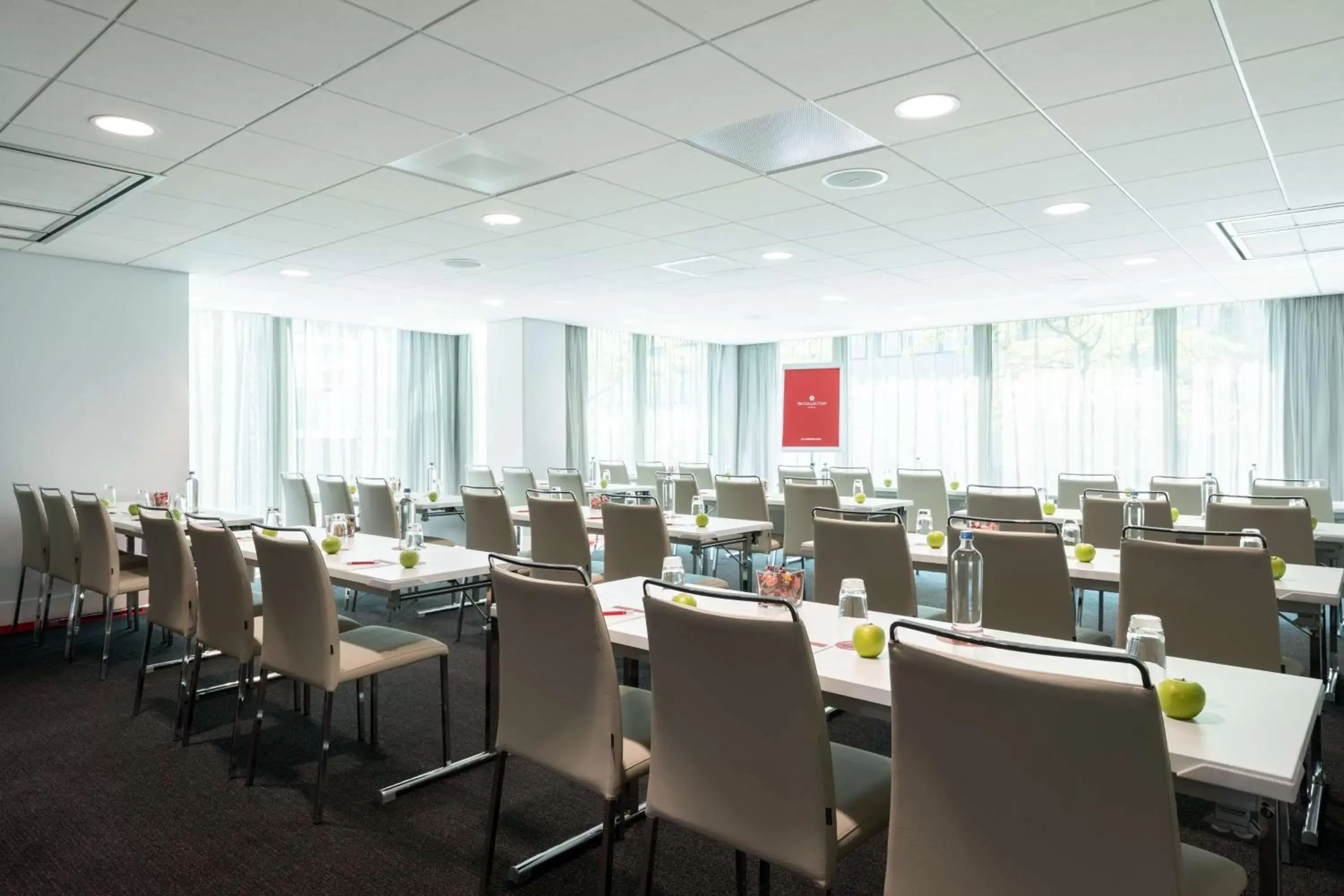 Meeting/conference room, Restaurant/Places to Eat in NH Collection Eindhoven Centre