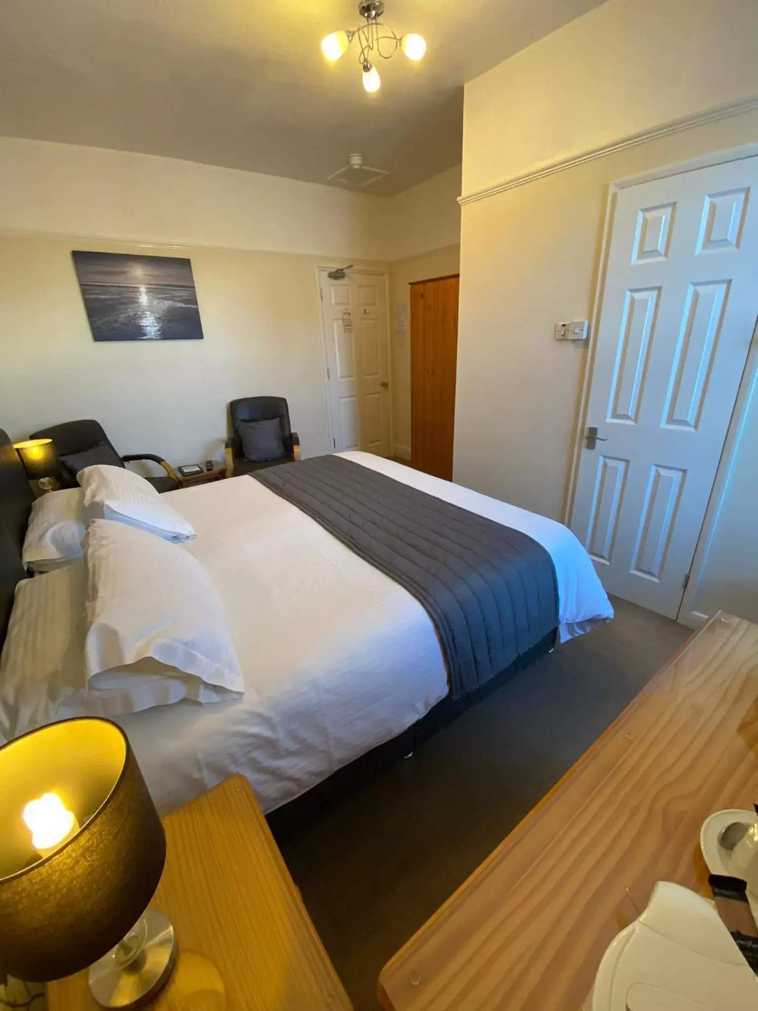 Photo of the whole room, Bed in Paignton Court