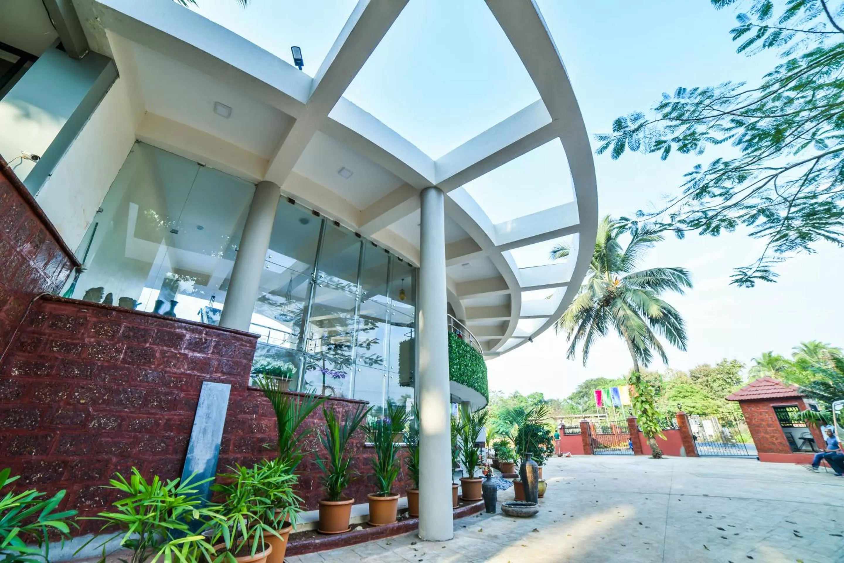 Facade/entrance in White Sands Resort & Spa