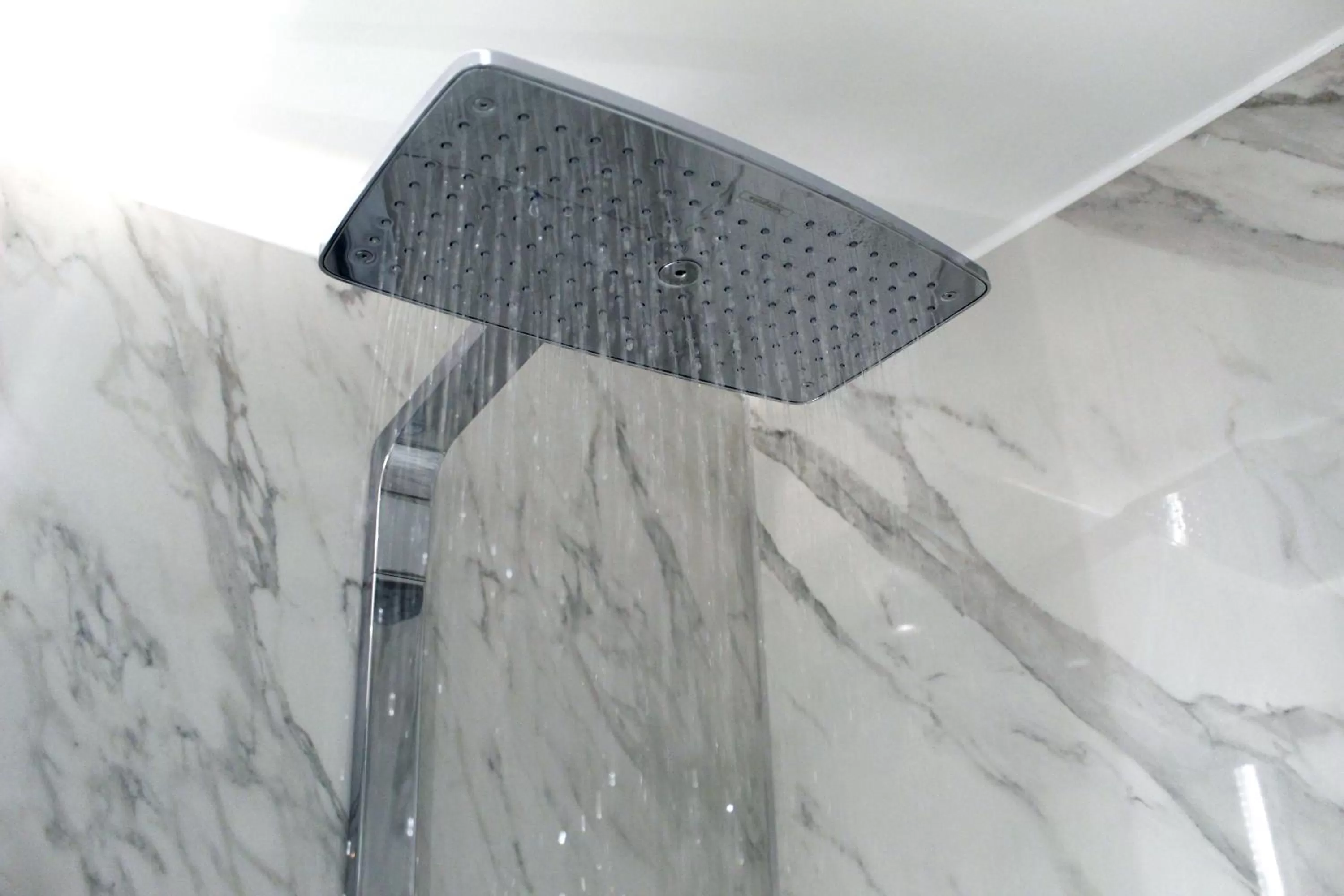 Shower in NOX Richmond