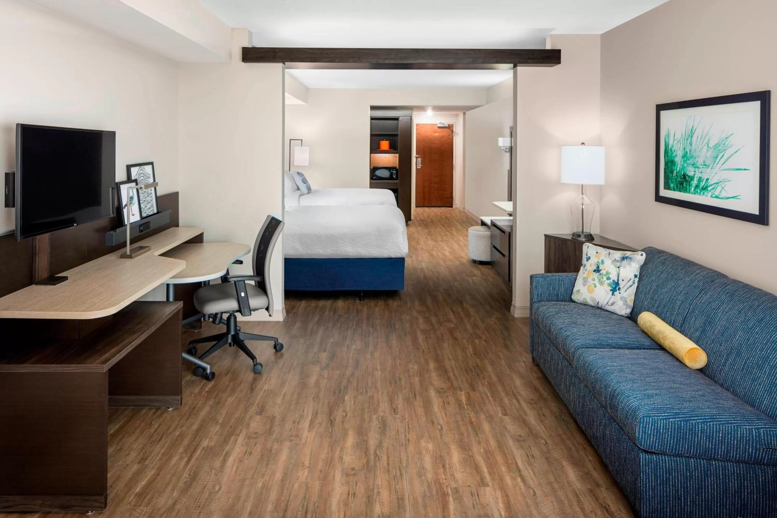 Living room, Bed in Fairfield Inn & Suites by Marriott Ocean City