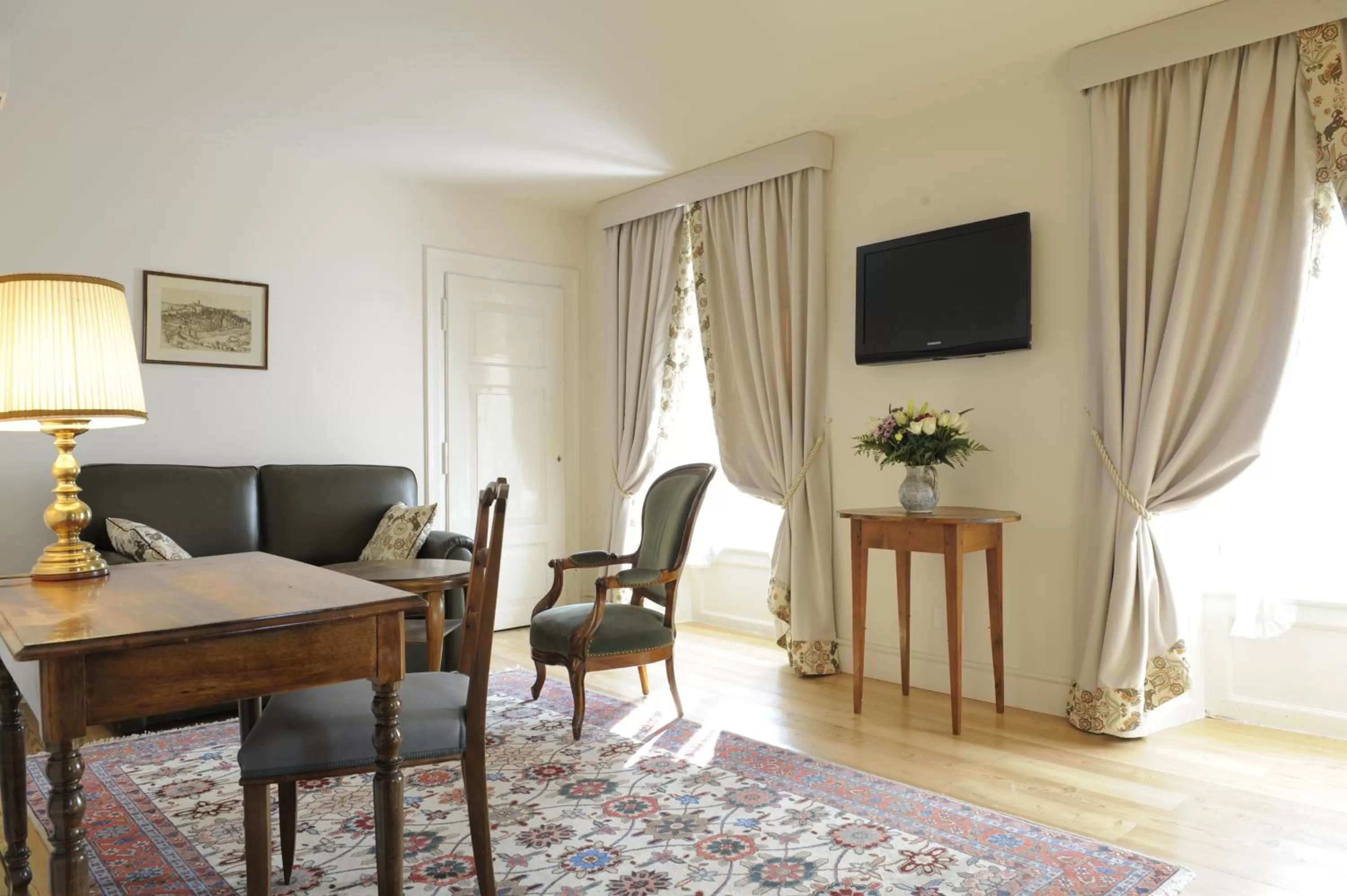 TV and multimedia in Hotel Bernina 1865 by Kleos Group Collection