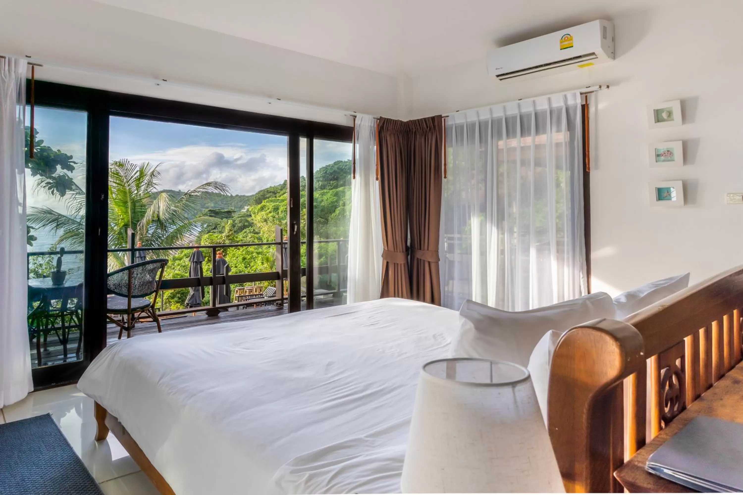 Bed in Vikasa Yoga Retreat