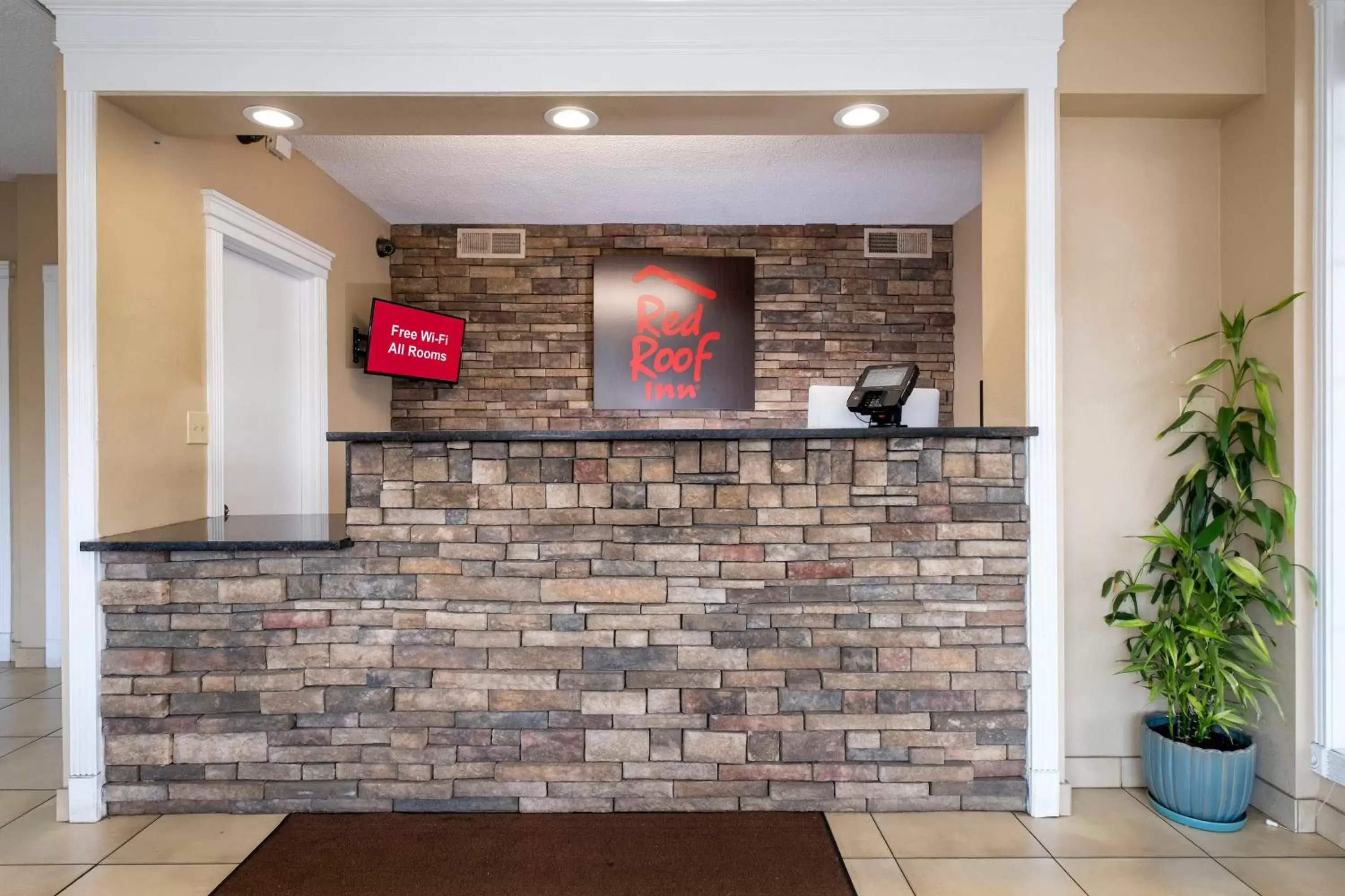 Lobby or reception, Lobby/Reception in Red Roof Inn Knoxville North - Merchants Drive