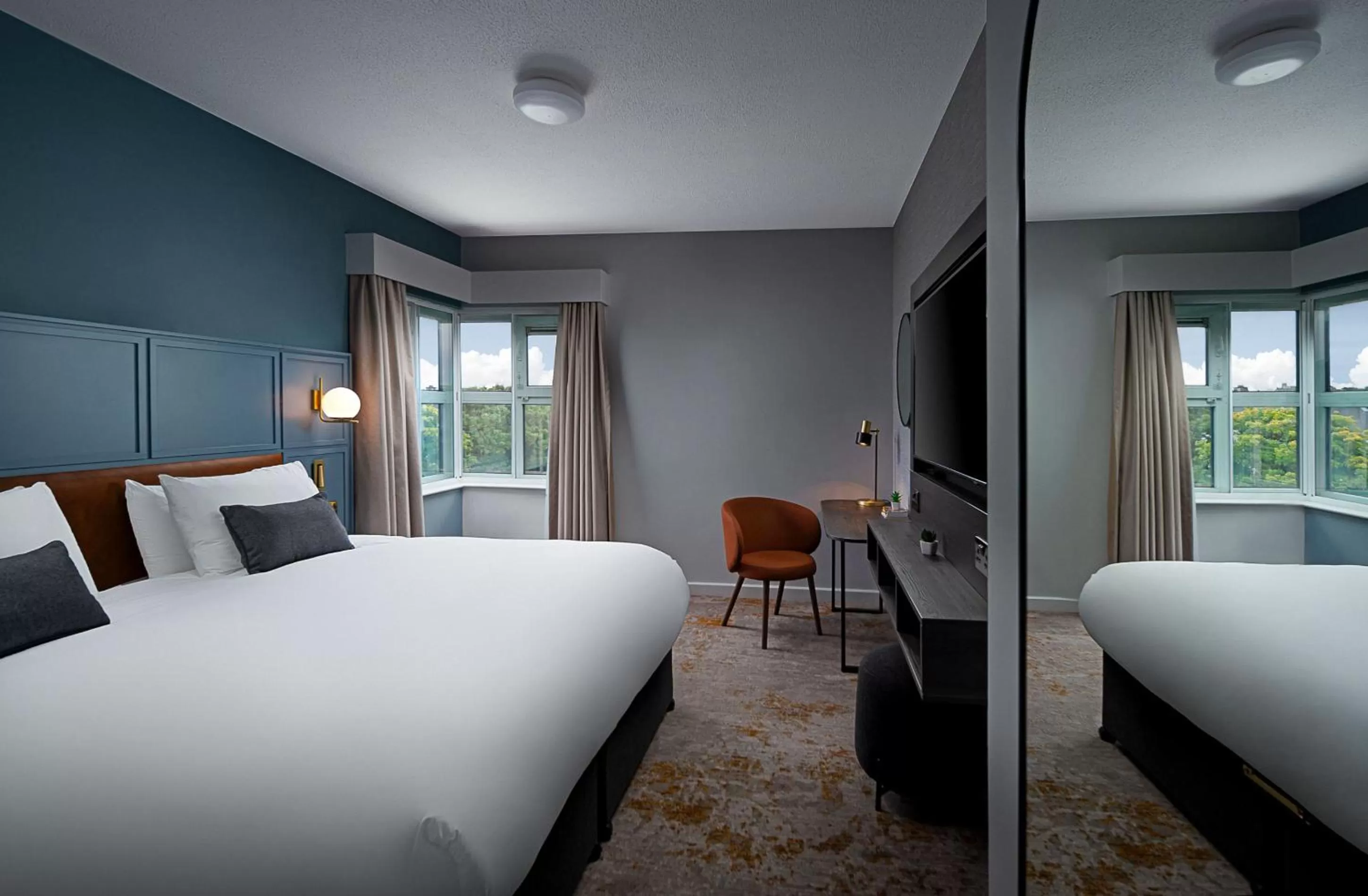 Bedroom, Bed in Leonardo Hotel Galway