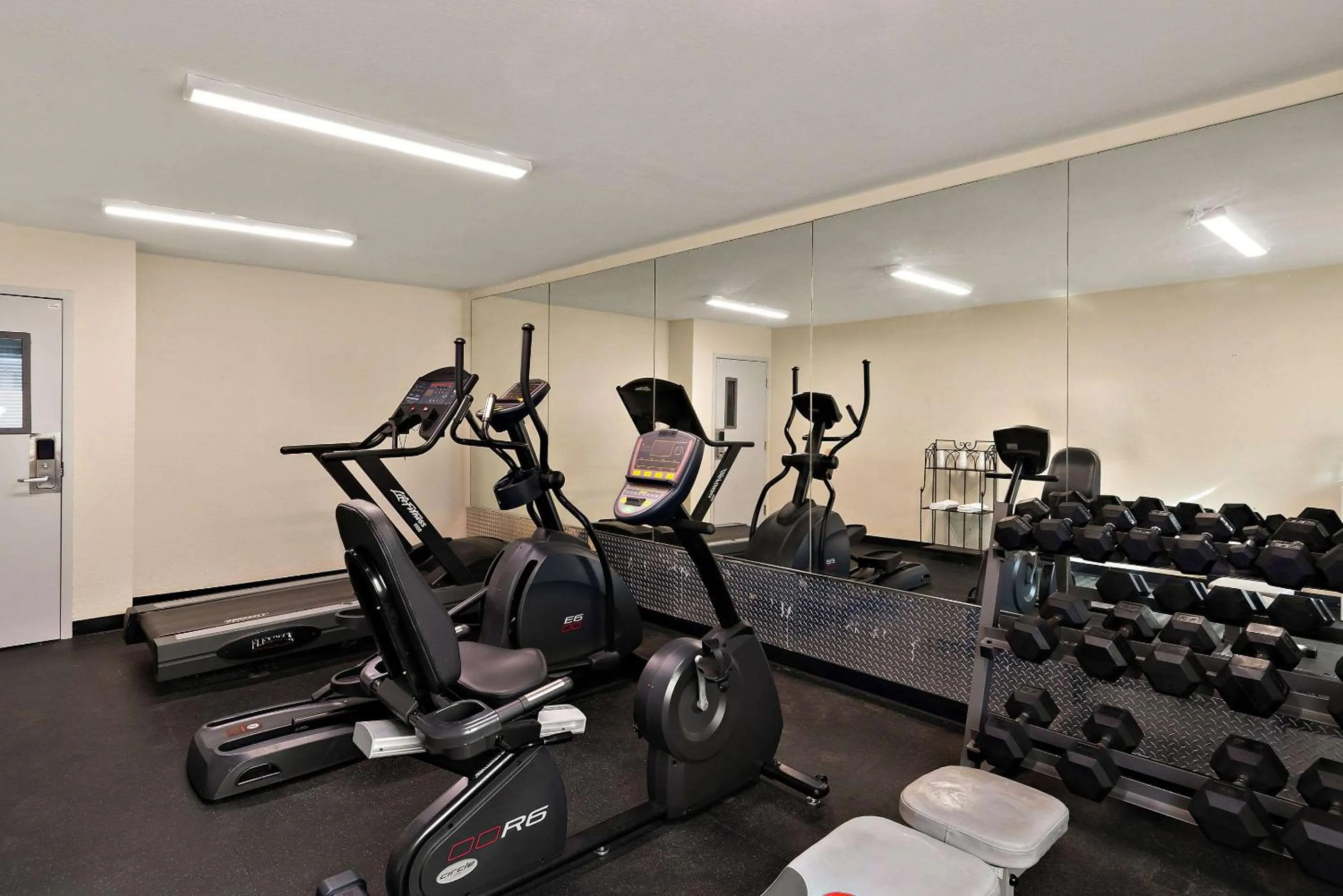Fitness centre/facilities in Quality Inn Memphis Northeast near I-40