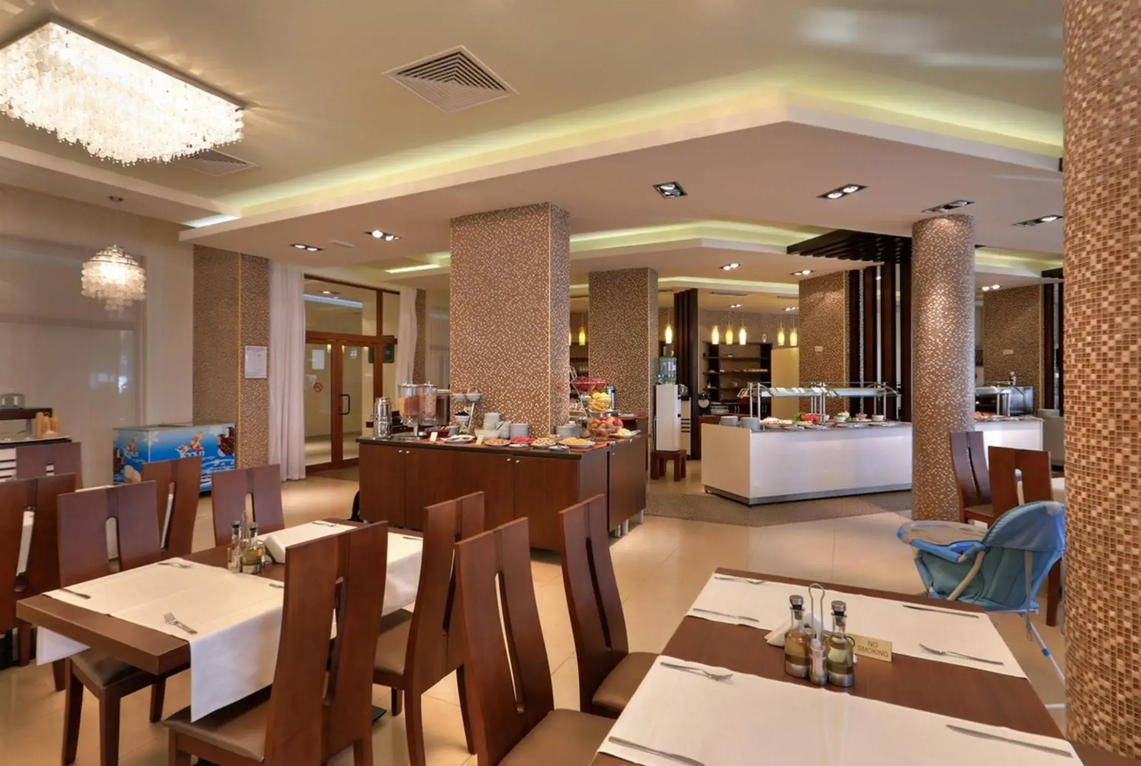 Restaurant/places to eat in Apart Hotel Golden Line Restaurant/places to eat in Apart Hotel Golden Line