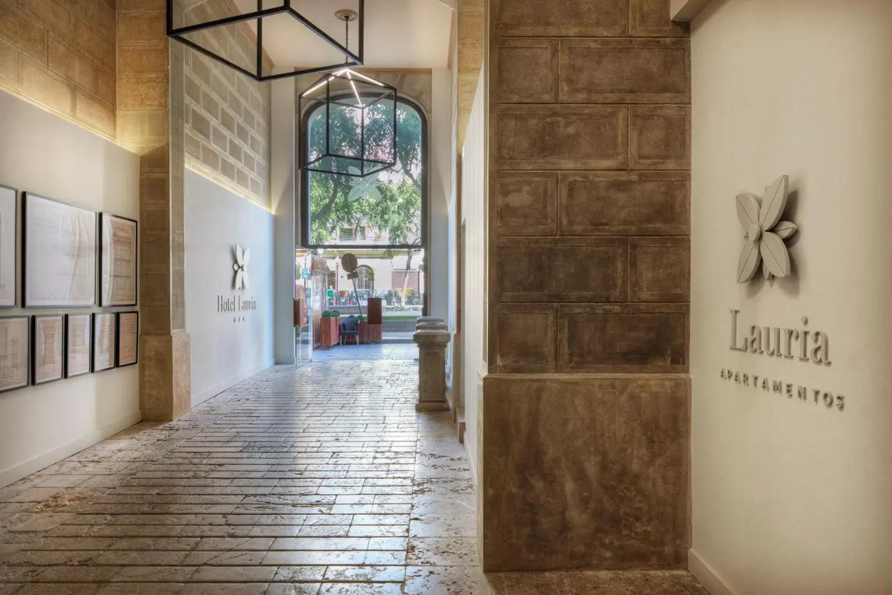 Facade/entrance in Hotel Lauria