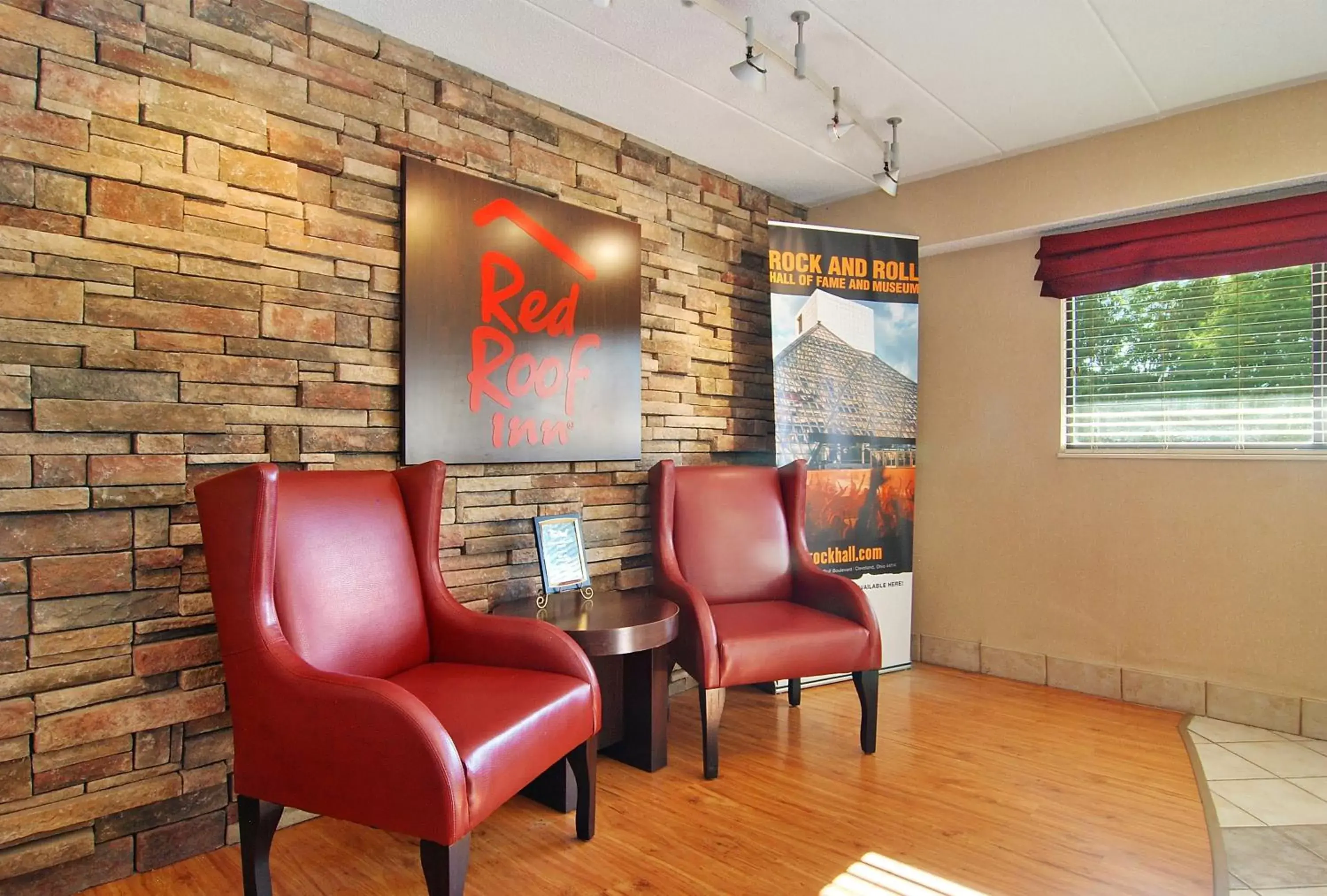 Lobby or reception, Seating Area in Red Roof Inn Cleveland - Westlake