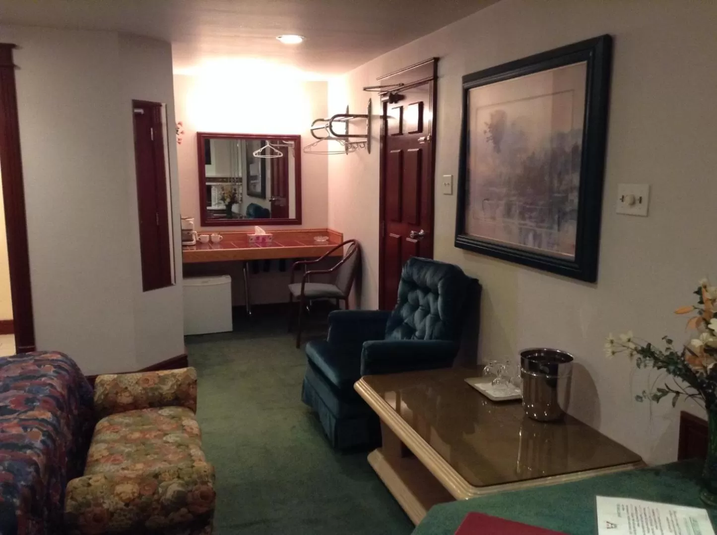 Bed in Lakeview Hotel