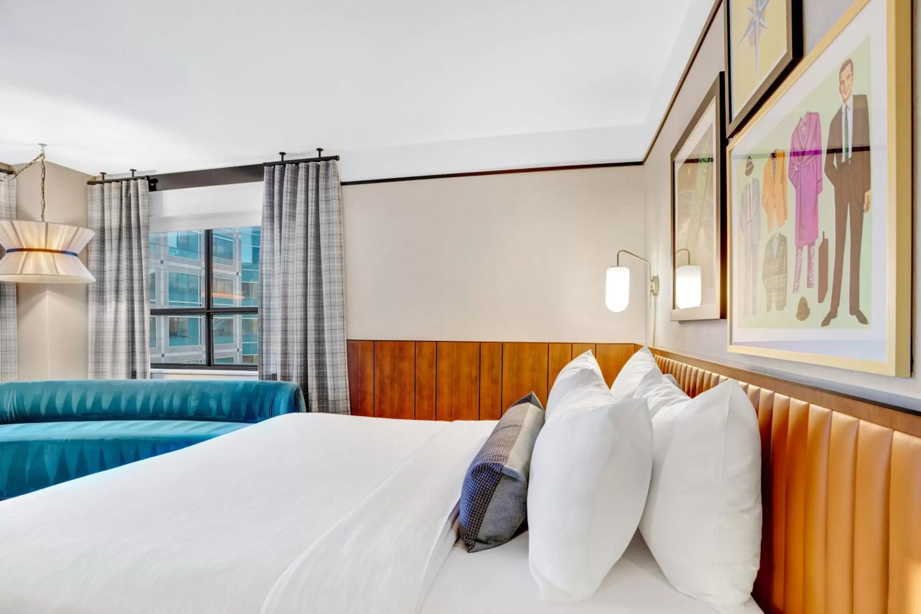 Bedroom, Bed in Hotel Indigo - Minneapolis Downtown, an IHG Hotel