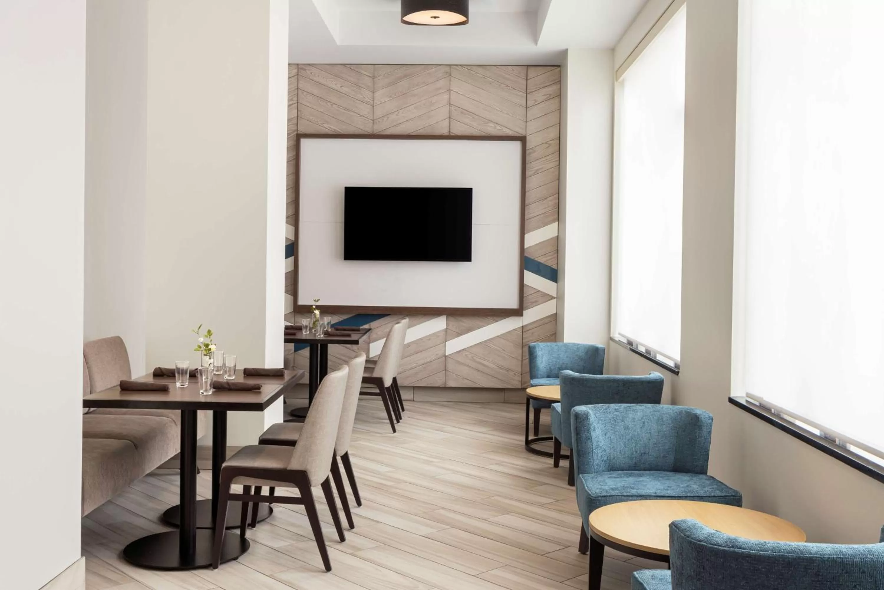 Lounge or bar in Hilton Garden Inn Minneapolis Downtown