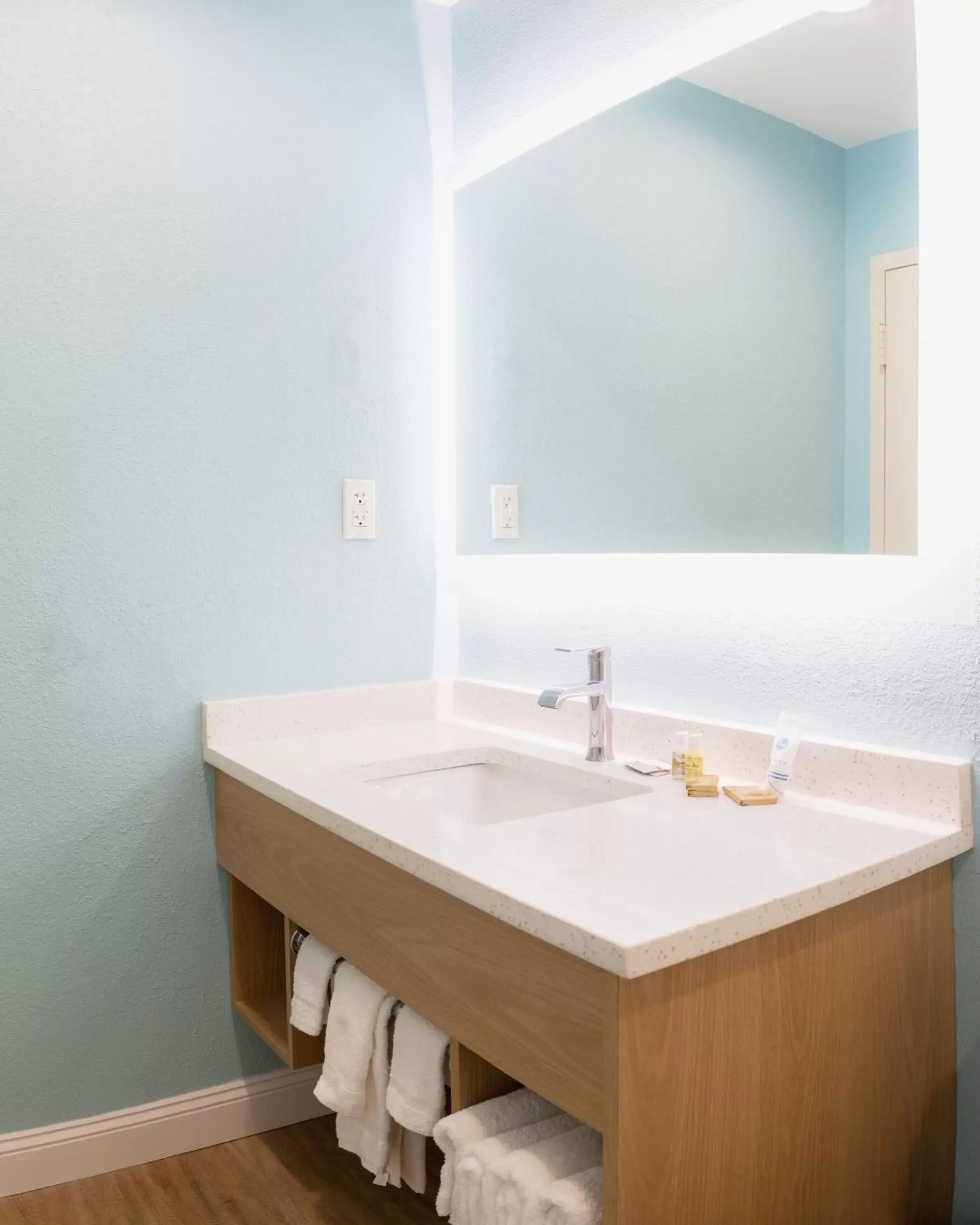 Bathroom in Dunes Inn & Suites - Tybee Island