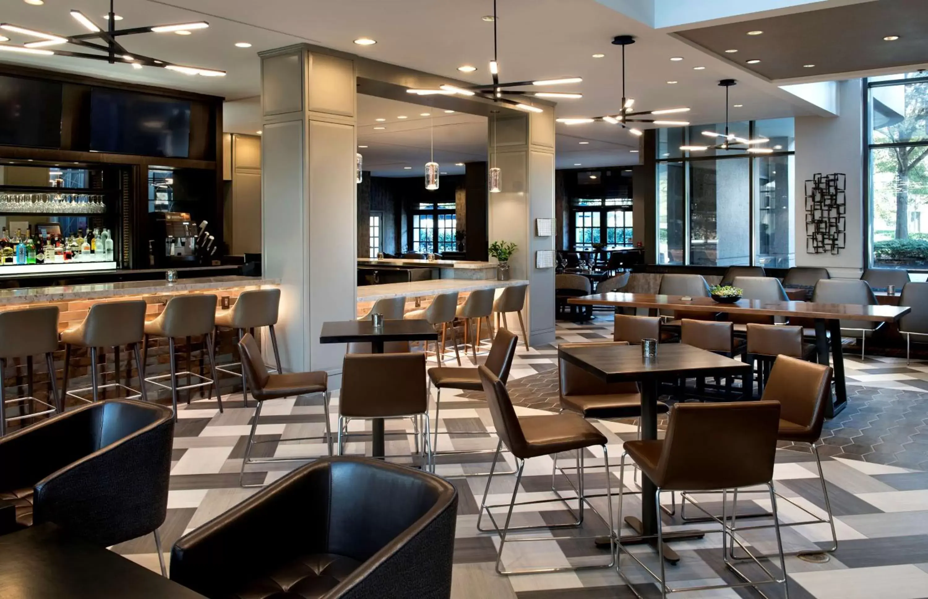 Lobby or reception, Restaurant/Places to Eat in Embassy Suites by Hilton Bethesda Washington DC