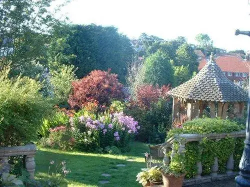 Garden in Tower House 1066