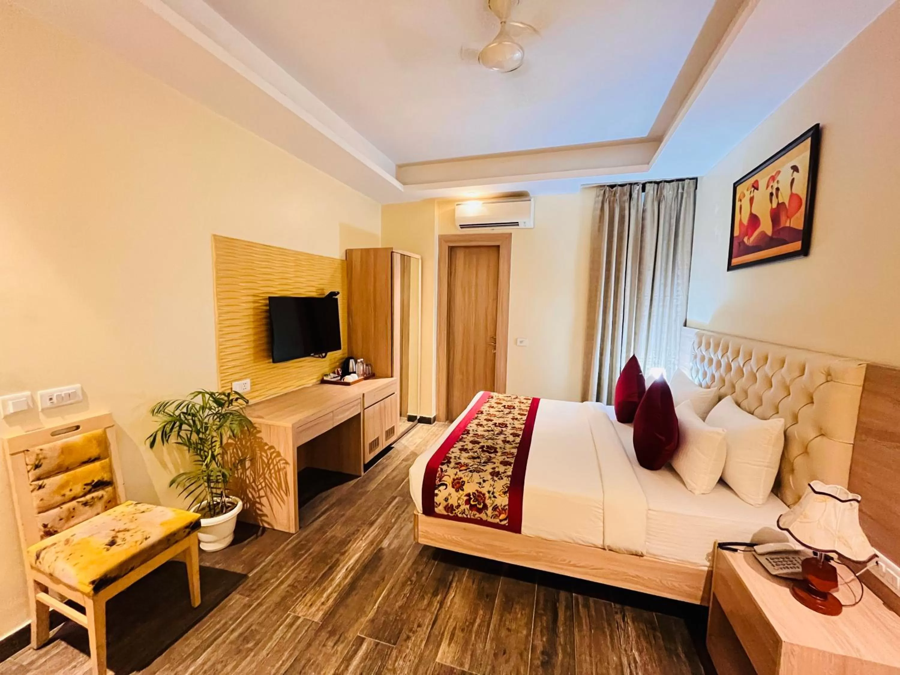 Bed in Hotel Banz near Delhi Airport