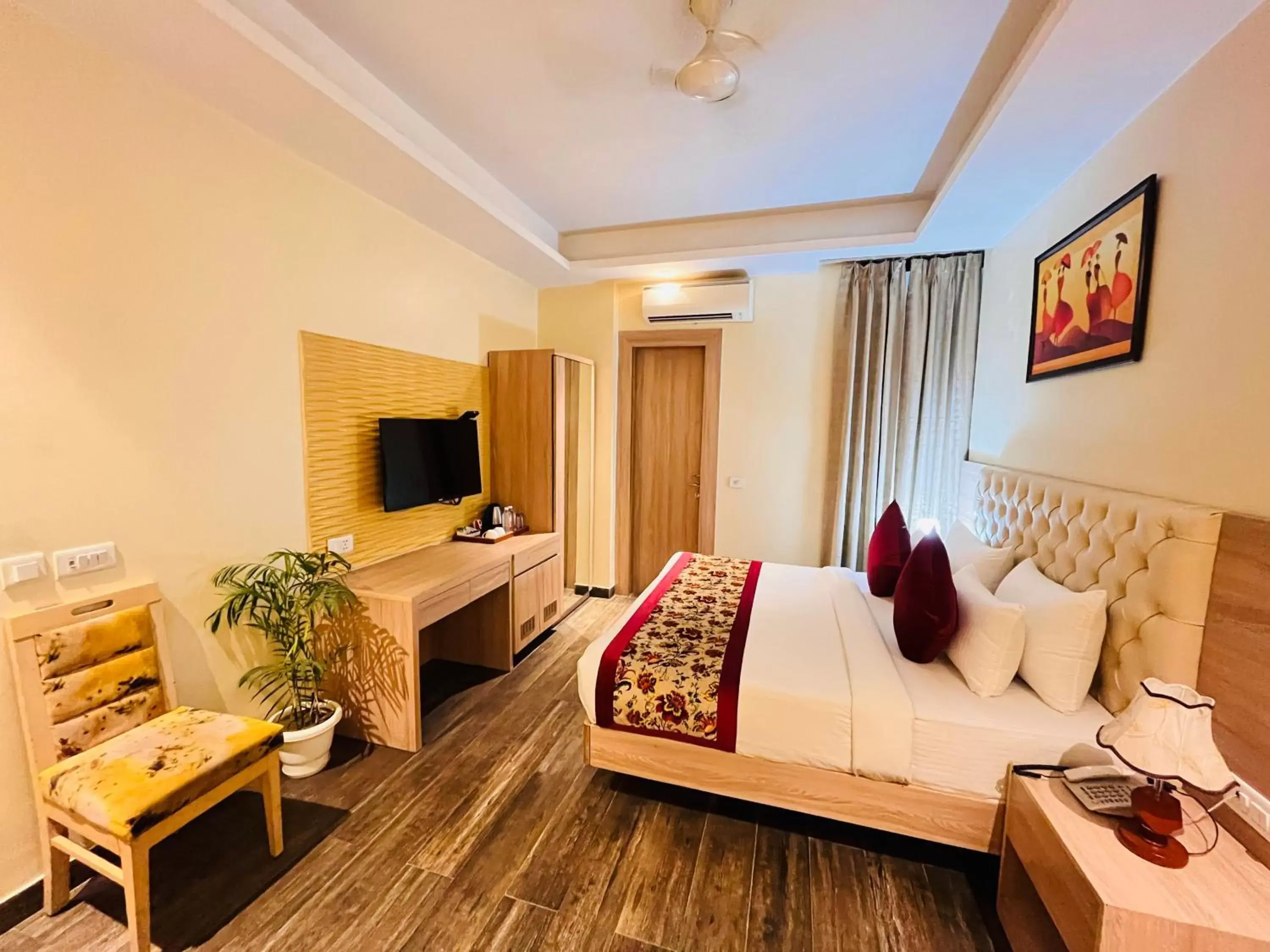 Bed in Hotel Banz - Near Delhi International Airport