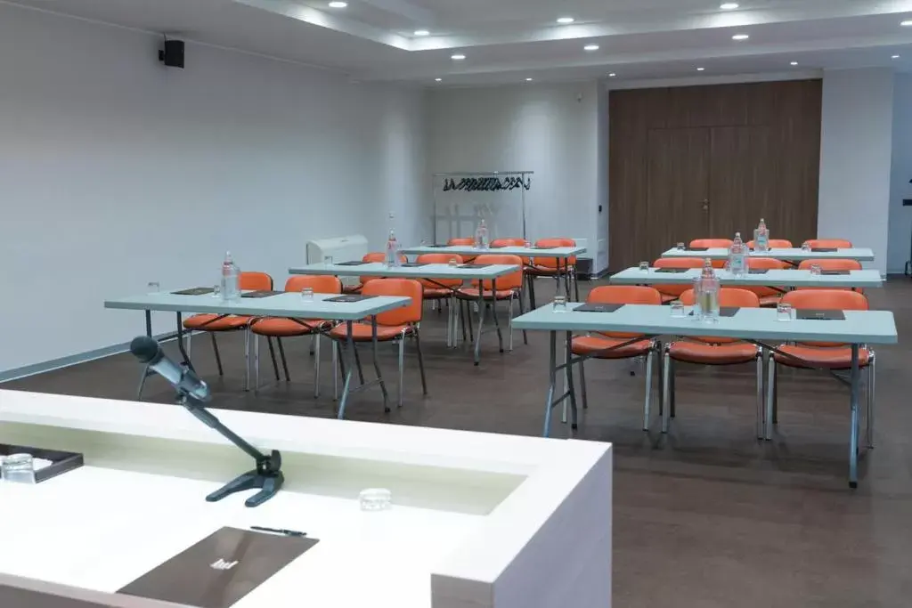 Area and facilities in Helios Hotel & Restaurant