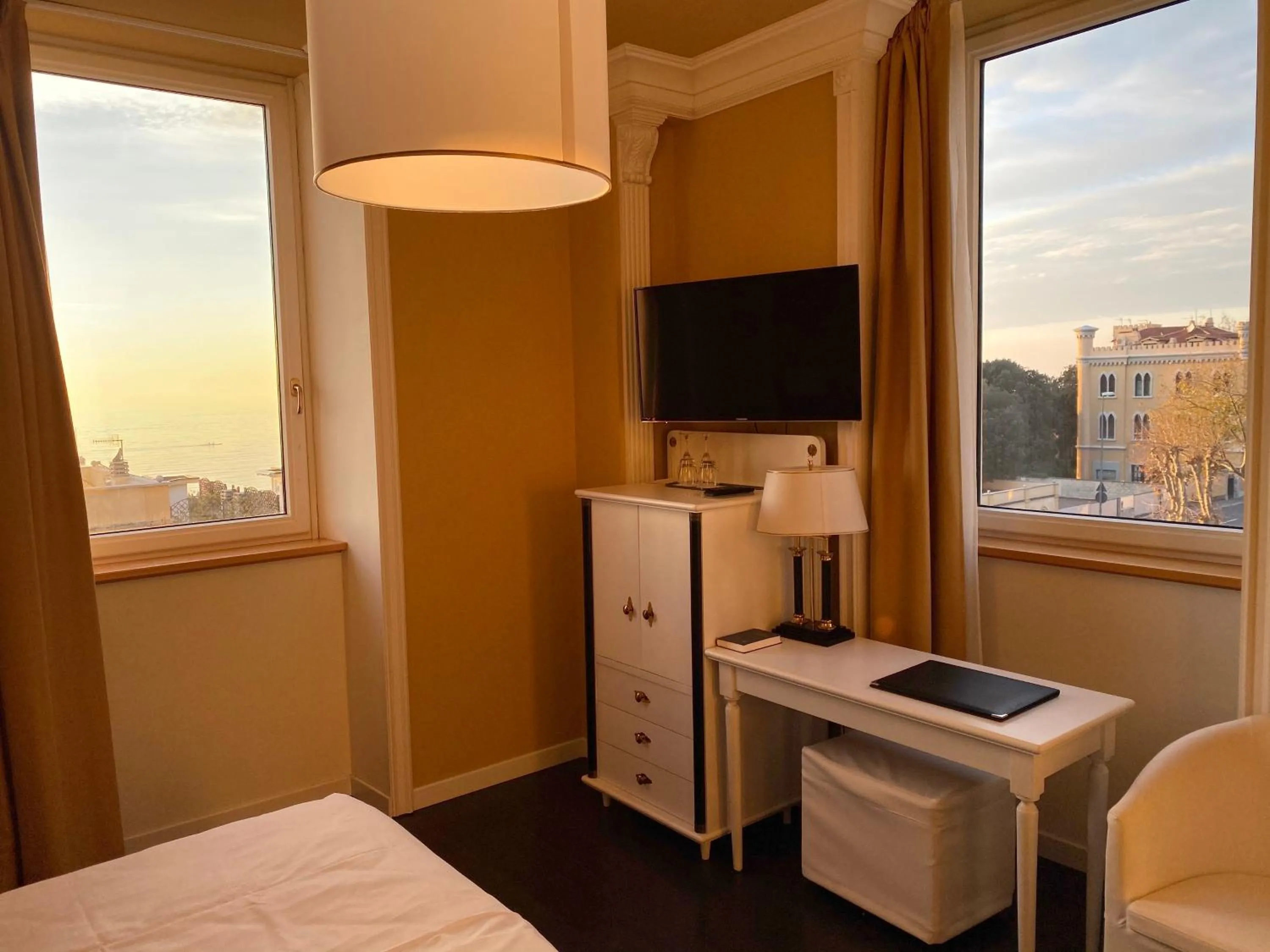 Deluxe Double Room with Sea View in Greif Hotel Maria Theresia