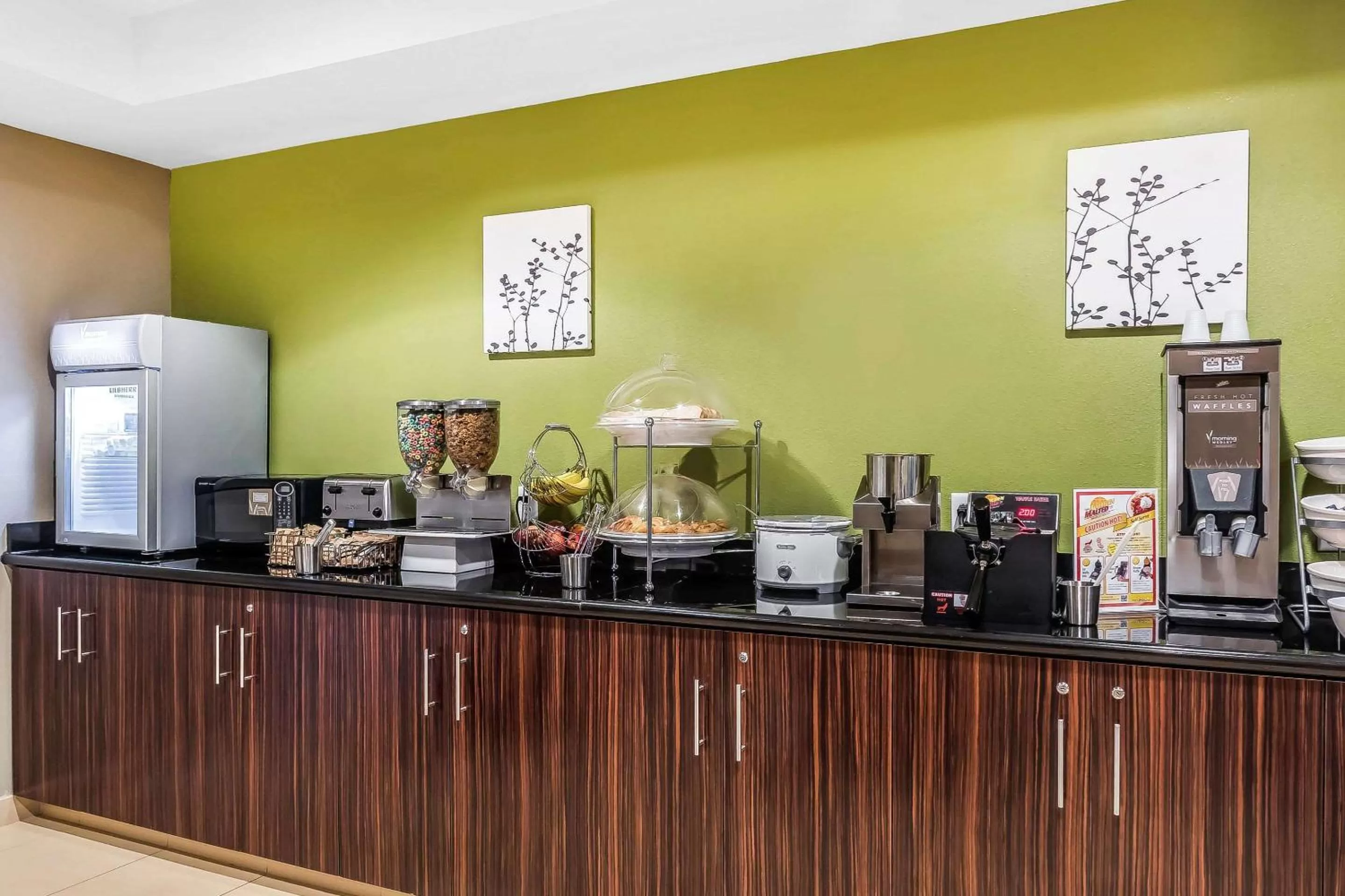 Restaurant/places to eat in Sleep Inn & Suites Dothan North