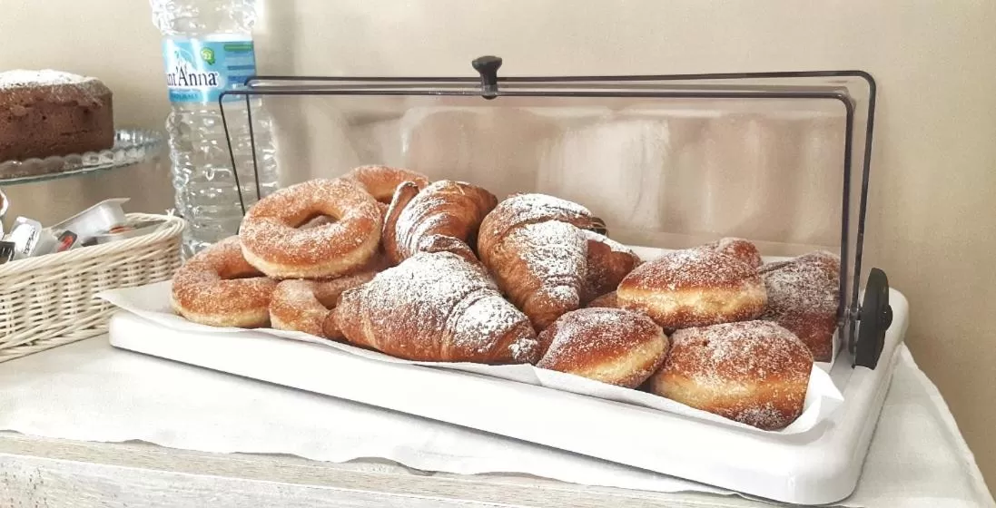 Breakfast, Food in B&B MONDAY