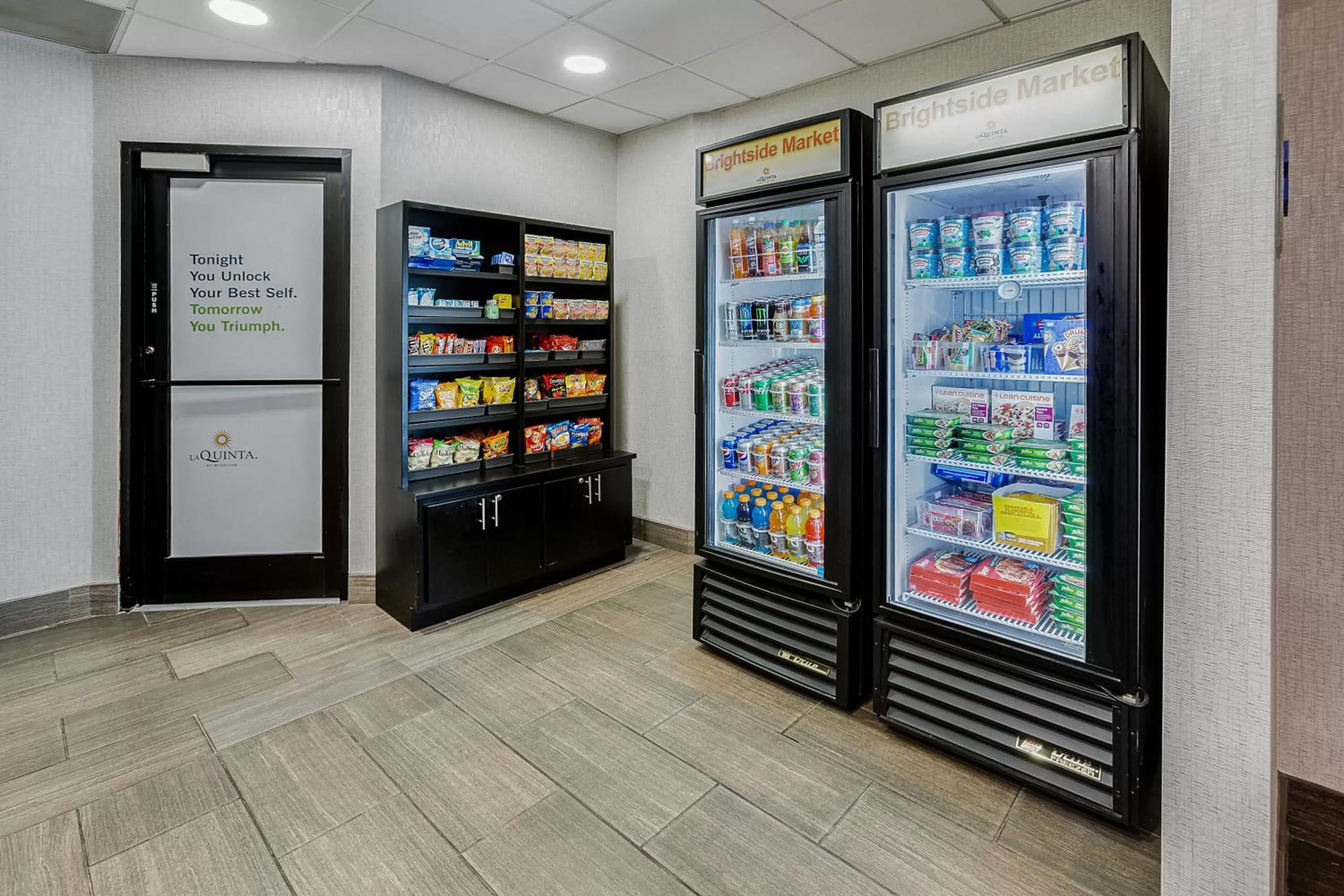 Restaurant/places to eat in La Quinta by Wyndham Clarksville