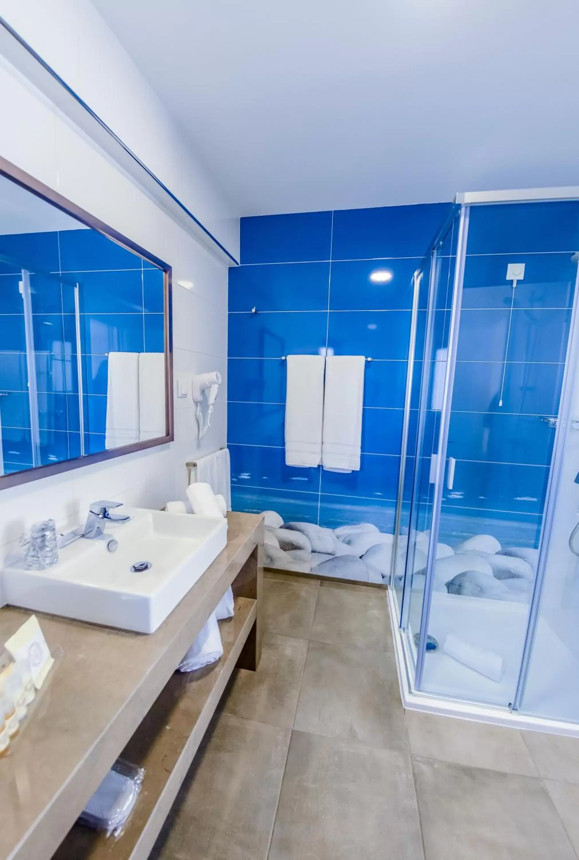 Bathroom in Villamar Style Maison