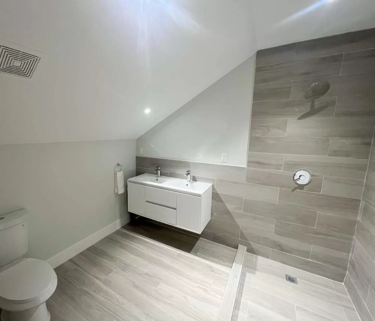 Bathroom in Palm Cay Marina and Resort