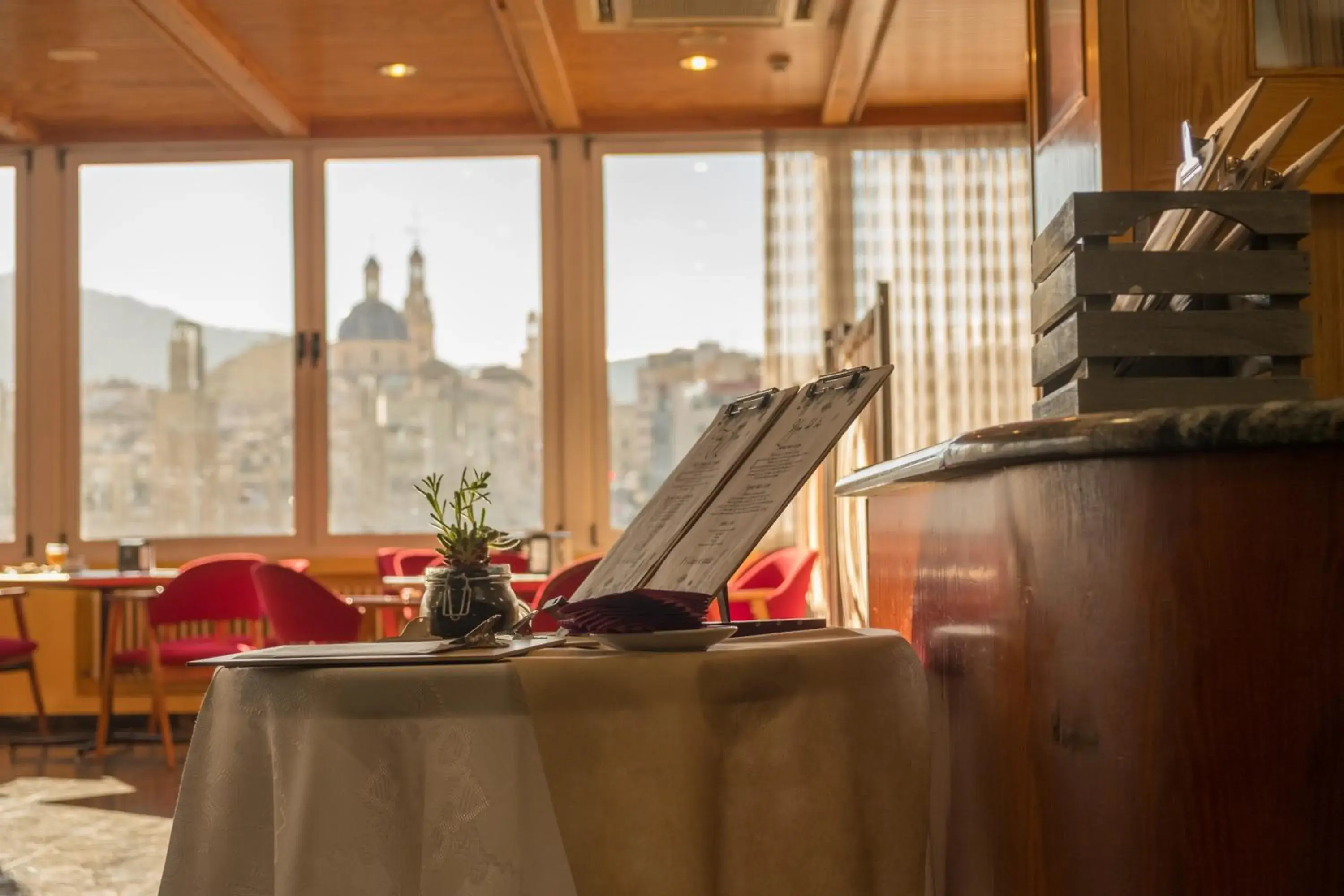 Restaurant/places to eat in Hotel Reconquista Restaurant/places to eat in Hotel Reconquista