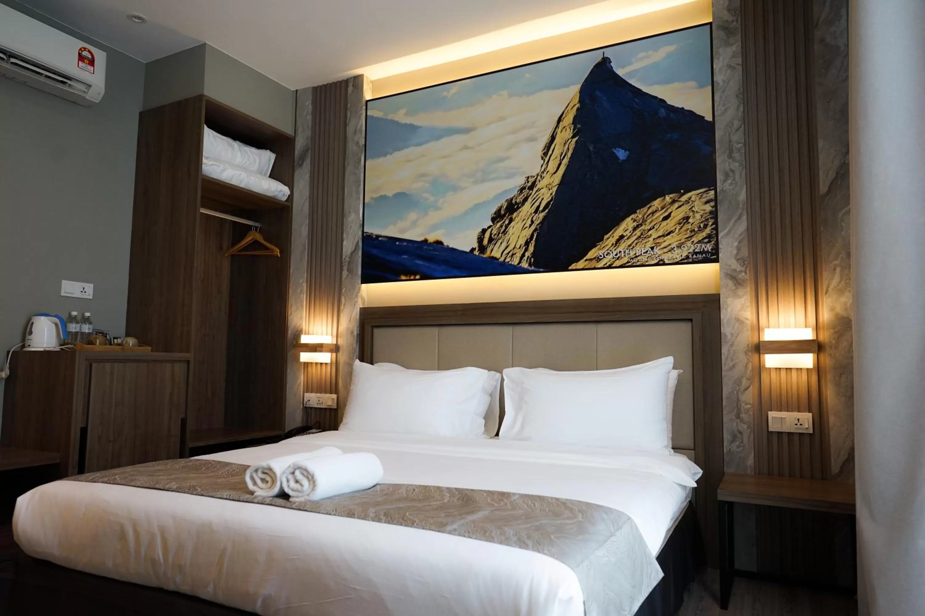 King Room with Mountain View in Hotel 17