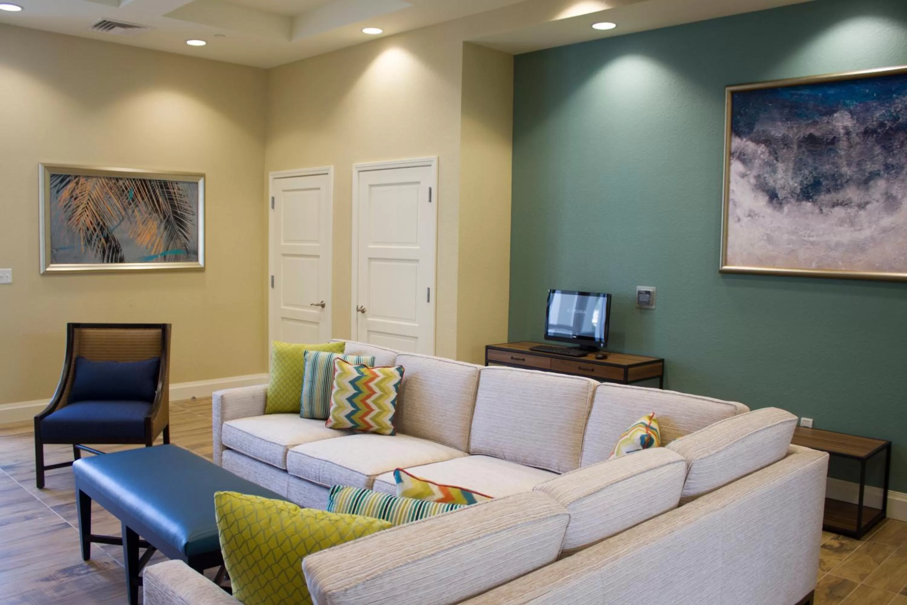 Communal lounge/ TV room in Summer Bay Orlando by Exploria Resorts