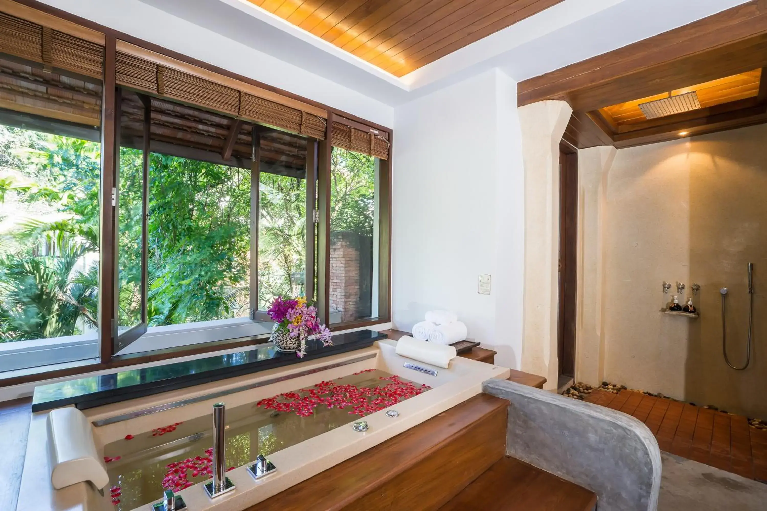 Grand Deluxe Suite in Royal Muang Samui Villas - SHA Extra Plus