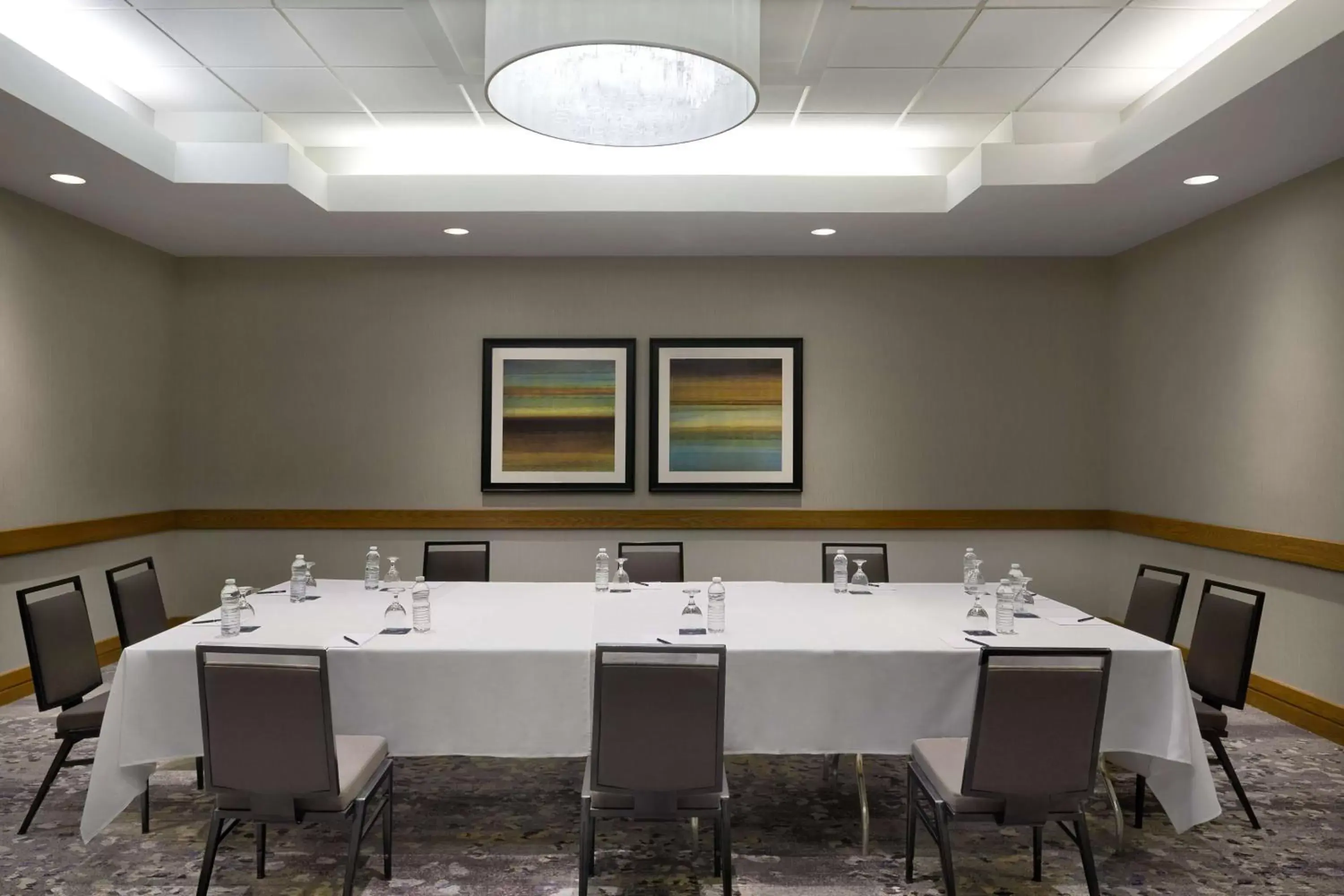 Meeting/conference room in Hilton Toronto Airport Hotel & Suites