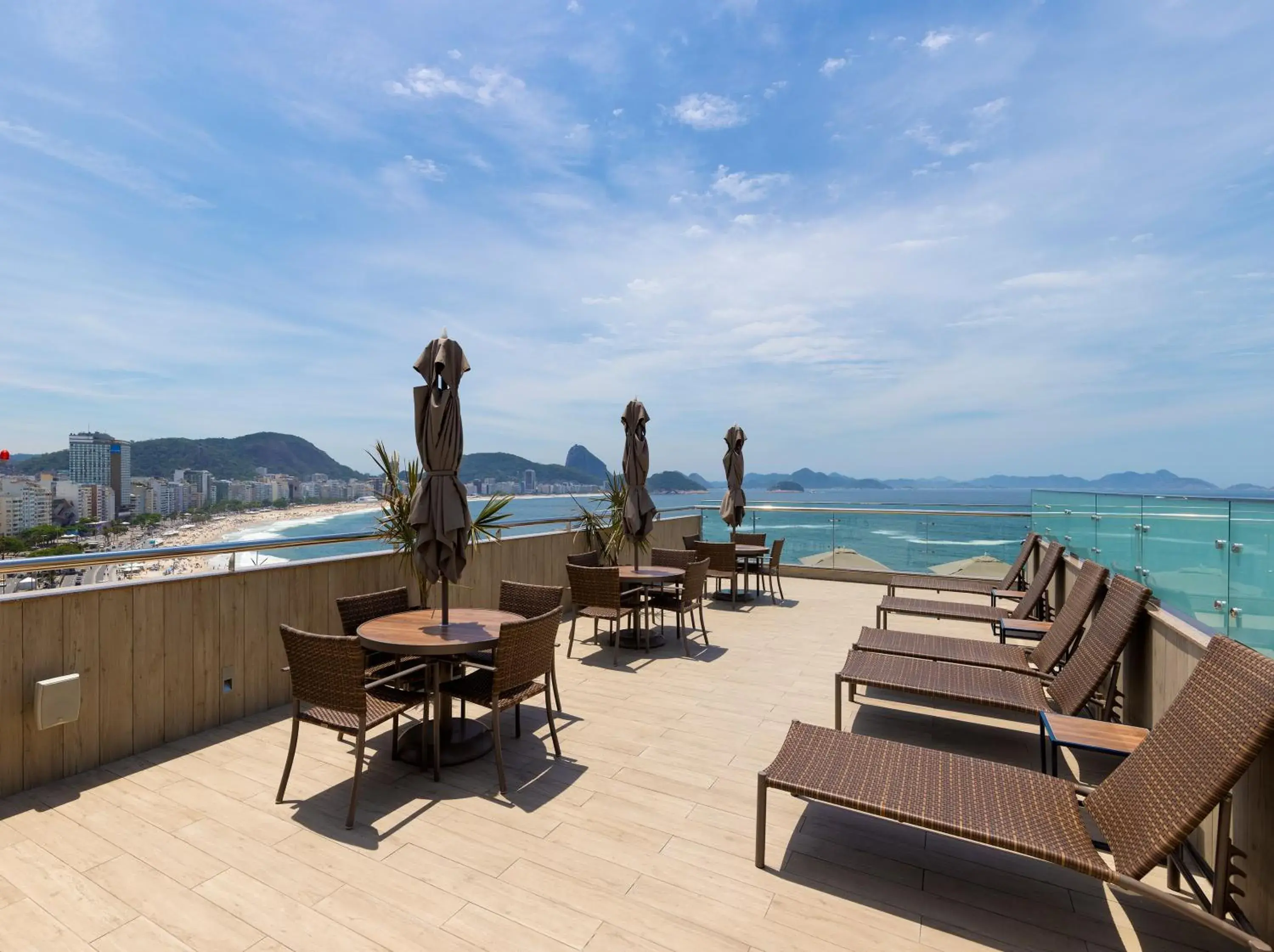 Solarium, Patio/Outdoor Area in Orla Copacabana Hotel