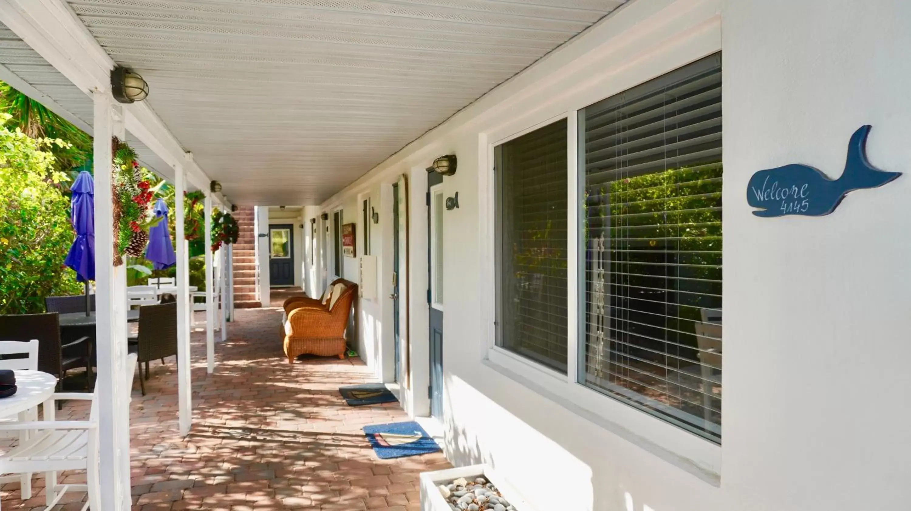 Patio in 4145 By The Sea Inn & Suites