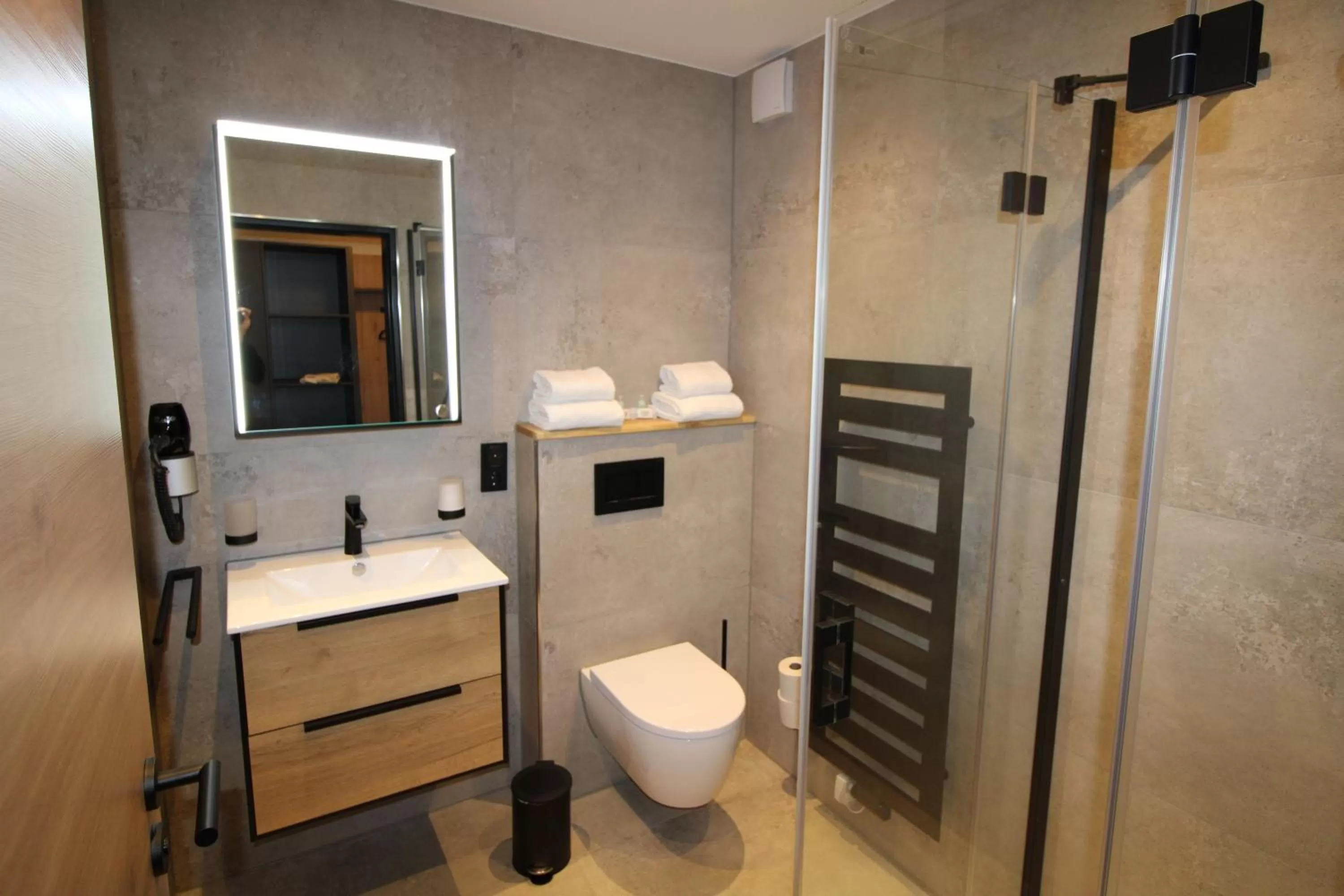 Shower in DER Hirsch Hotel