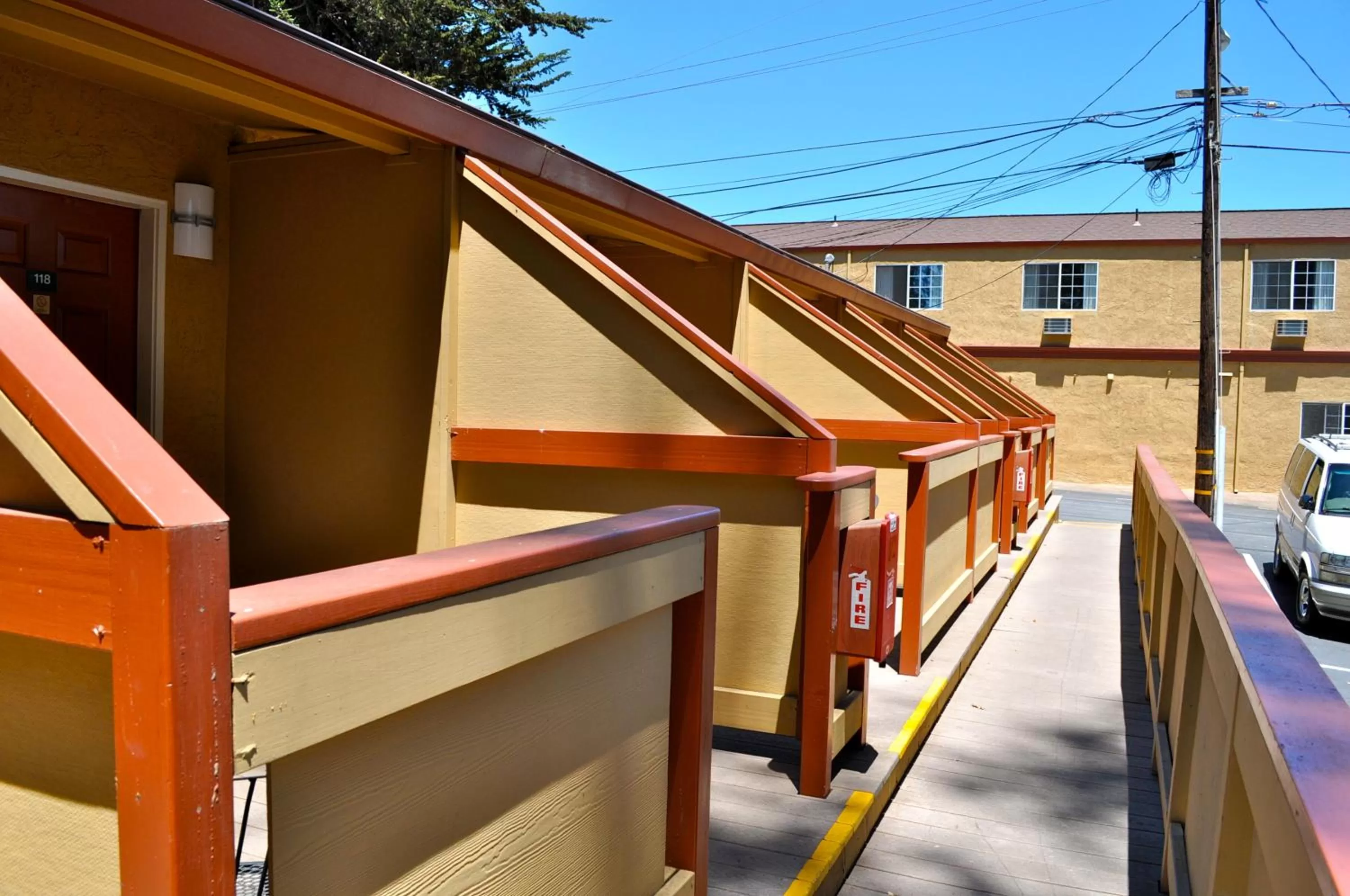 Patio in Howard Johnson by Wyndham Santa Cruz