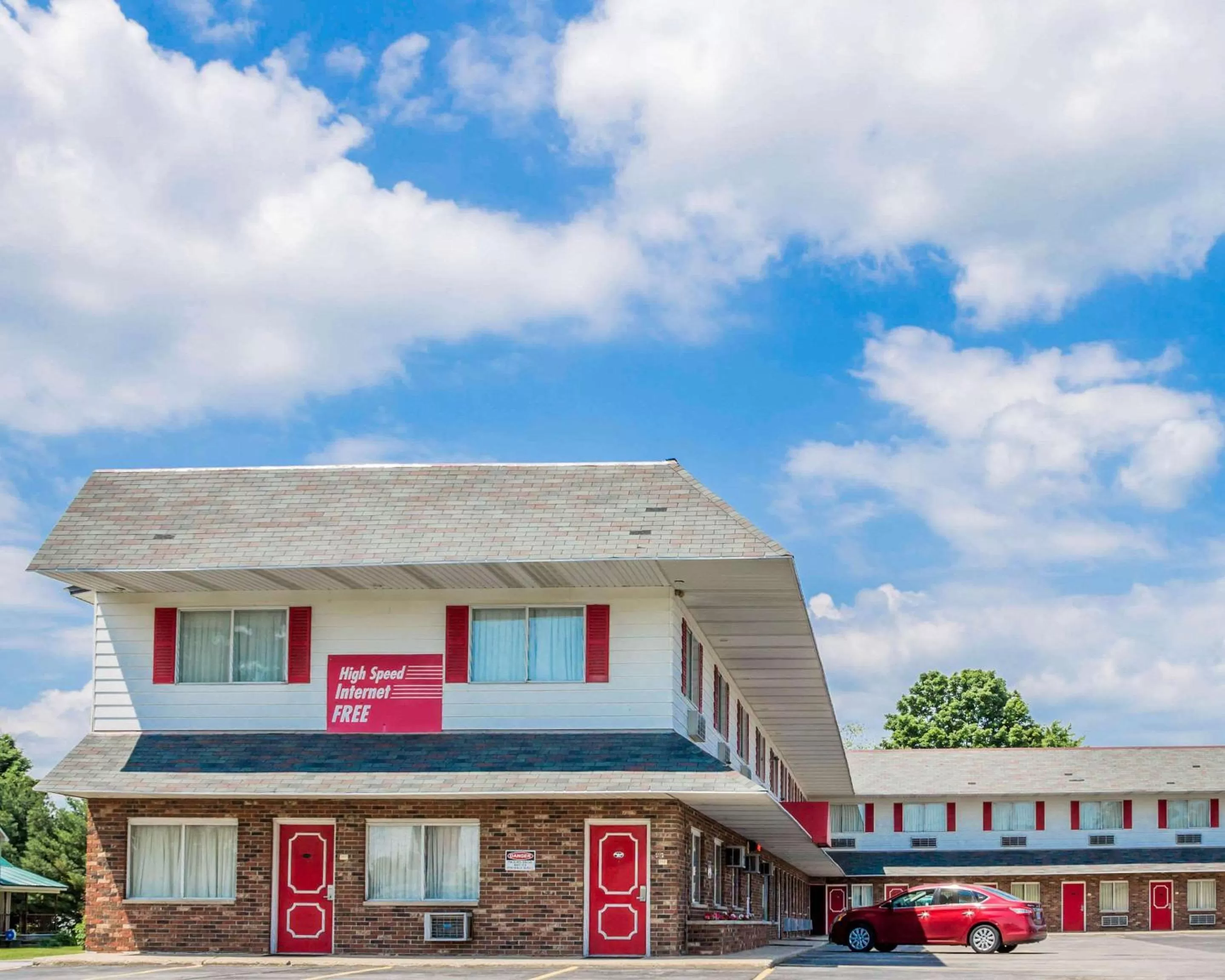 Property building in Rodeway Inn