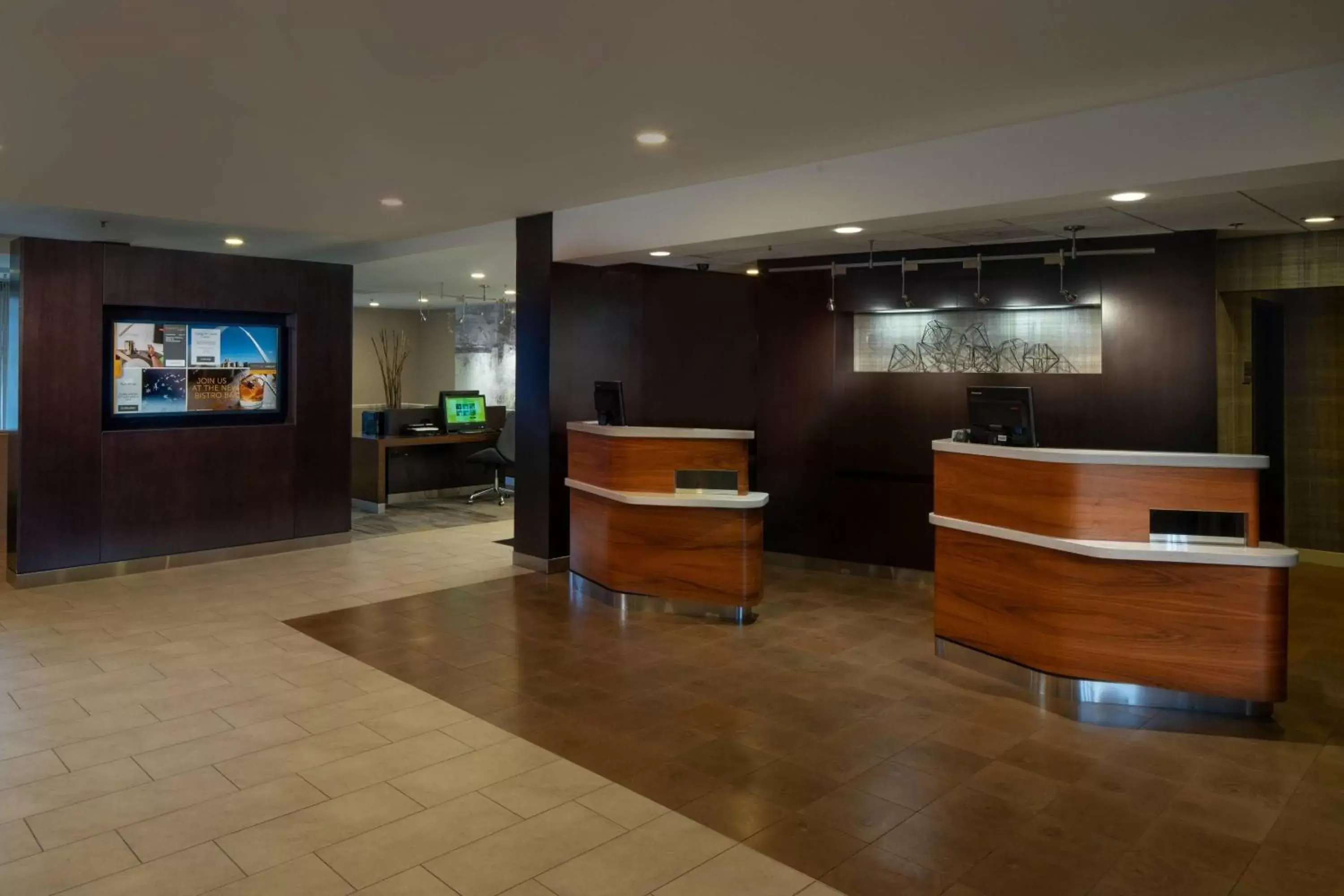 Lobby or reception, Lobby/Reception in Courtyard St. Louis Creve Coeur