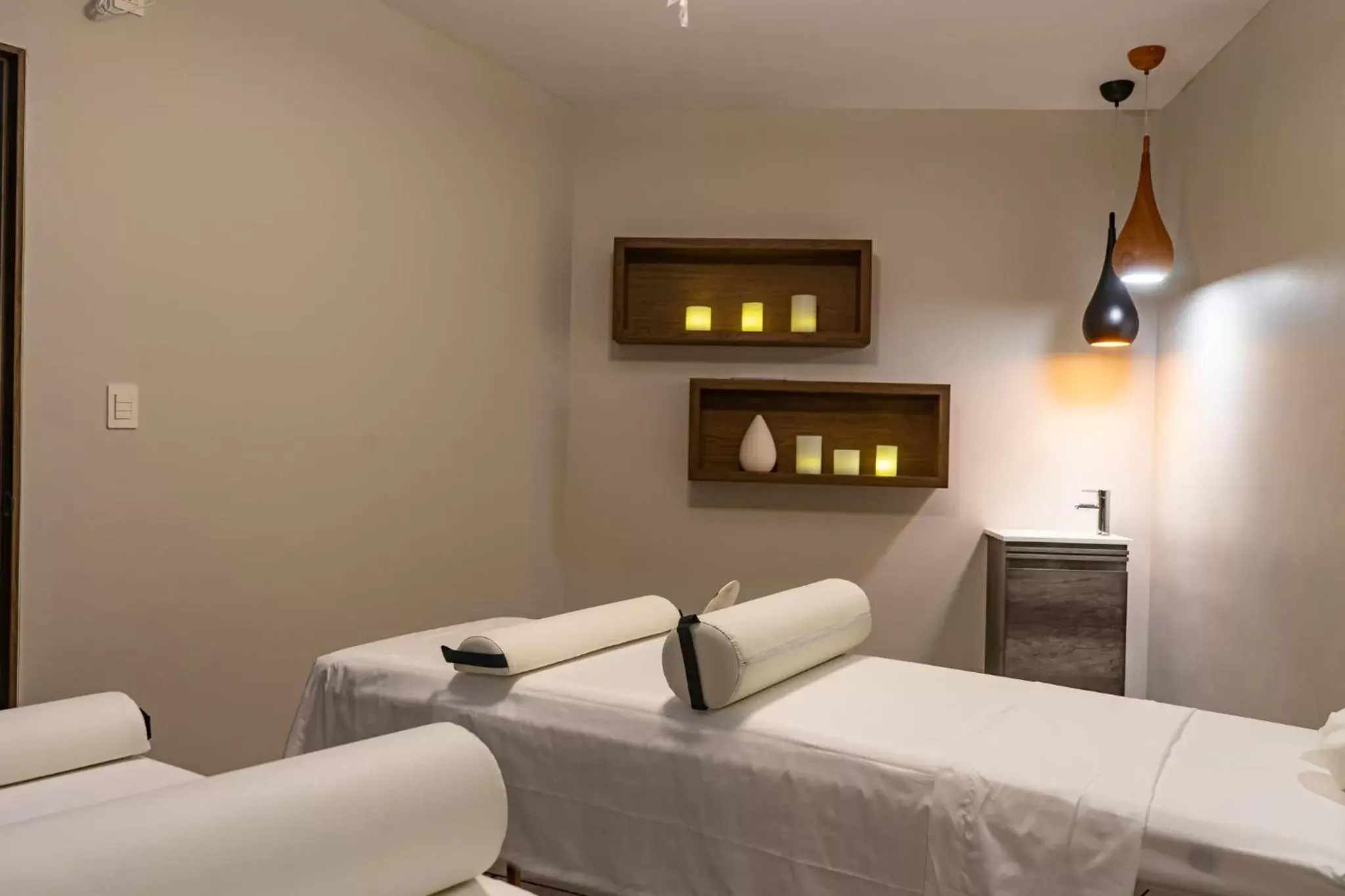 Massage, Bed in Agata Hotel Boutique & Spa