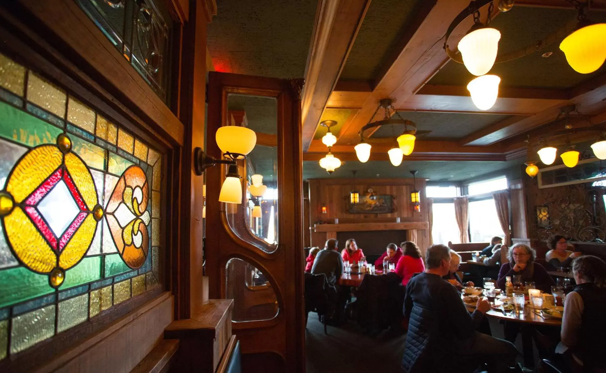 Restaurant/Places to Eat in McMenamins Gearhart Hotel