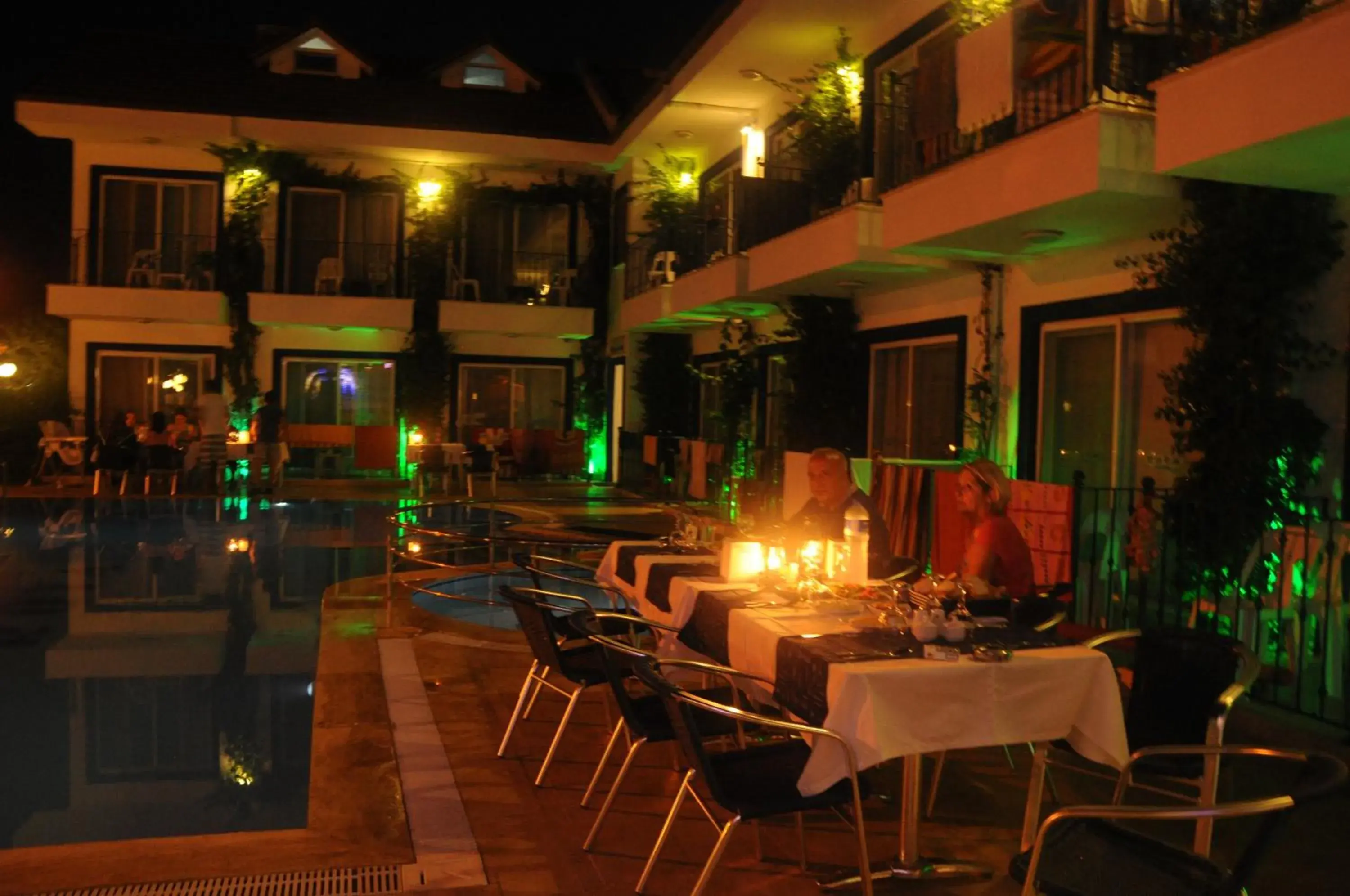 Swimming pool, Restaurant/Places to Eat in Rota Hotel