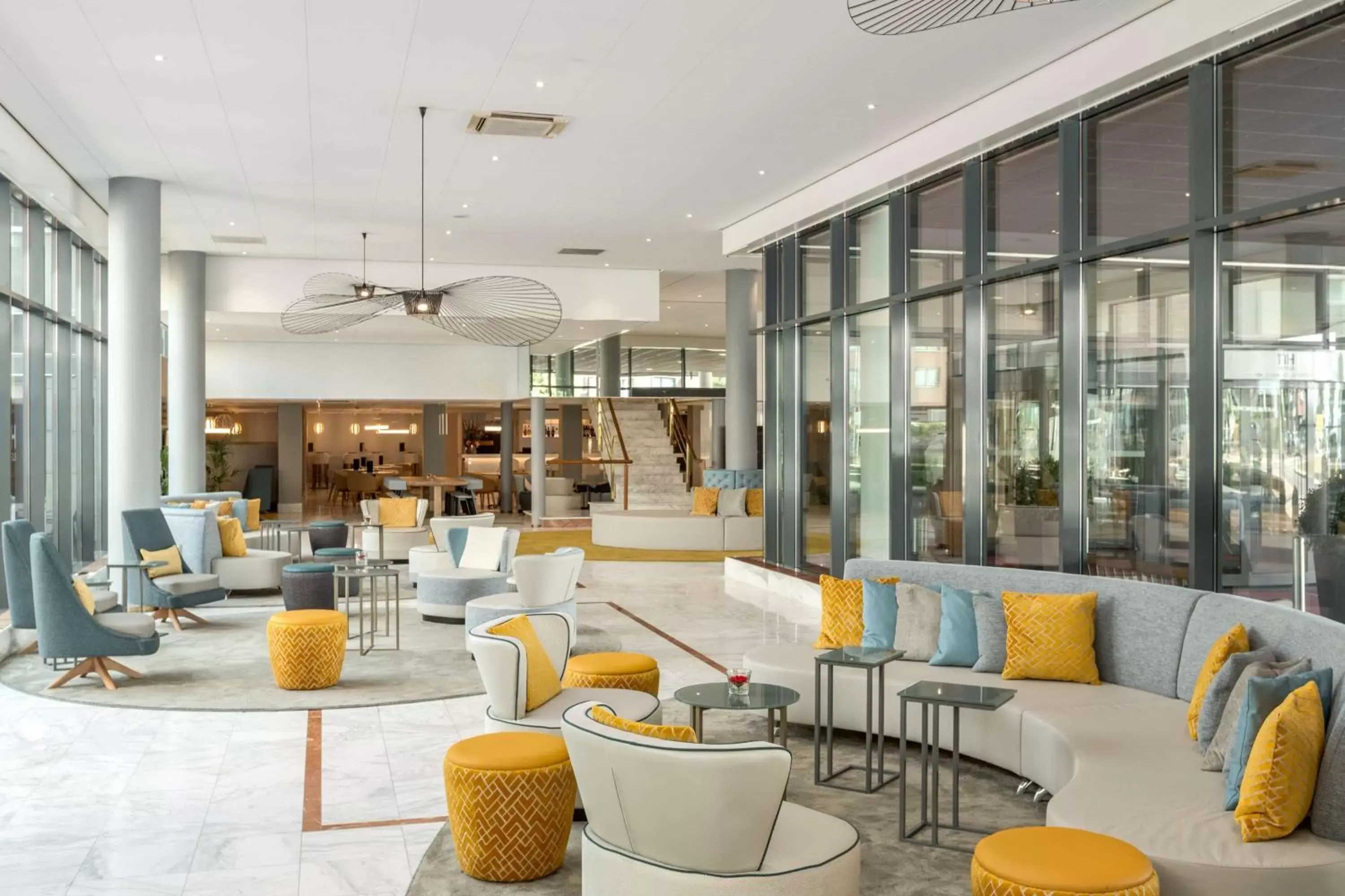 Lobby or reception, Lounge/Bar in NH Amsterdam Schiphol Airport