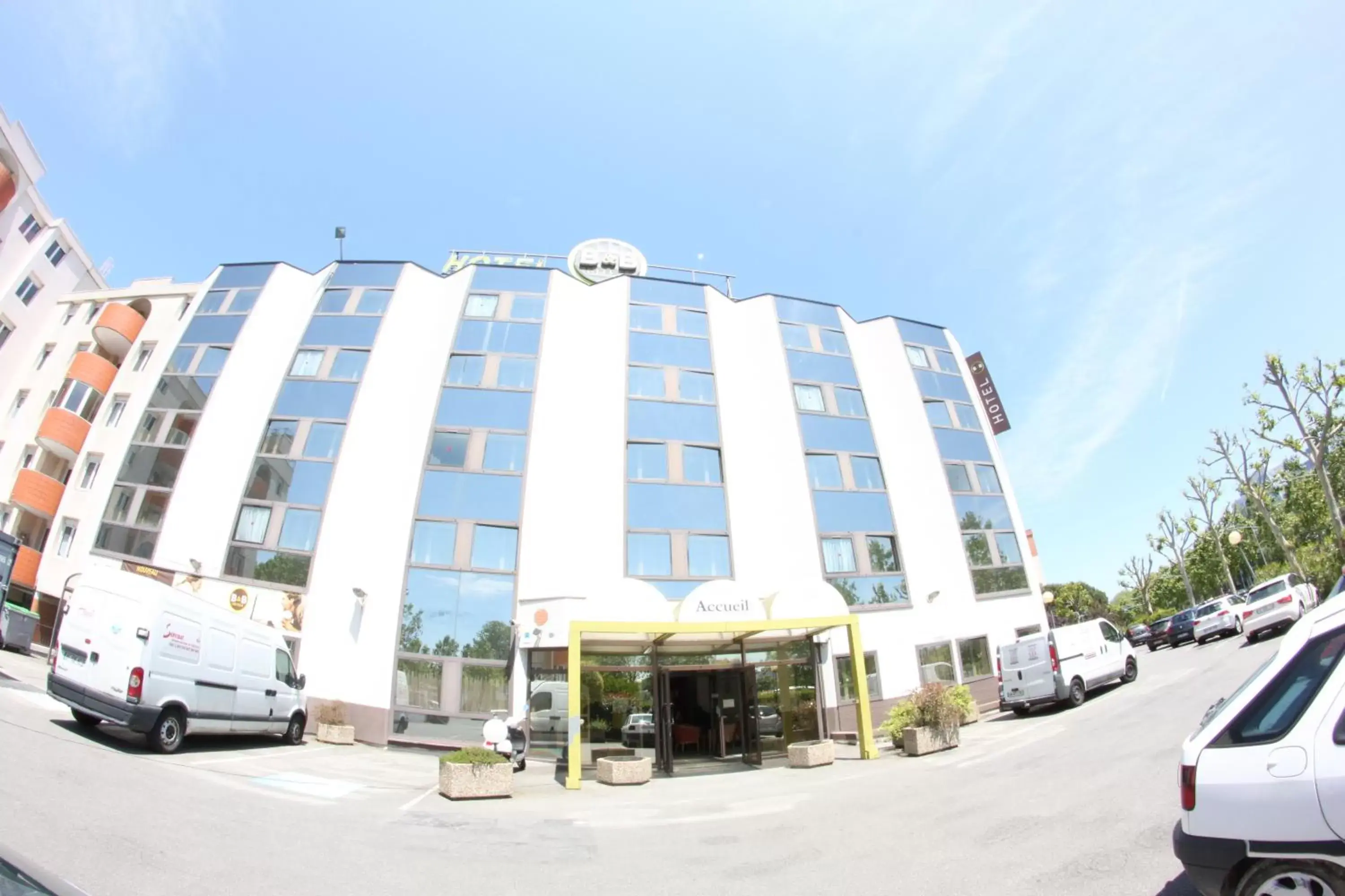 Nearby landmark, Property Building in B&B HOTEL Toulouse Centre Canal du Midi