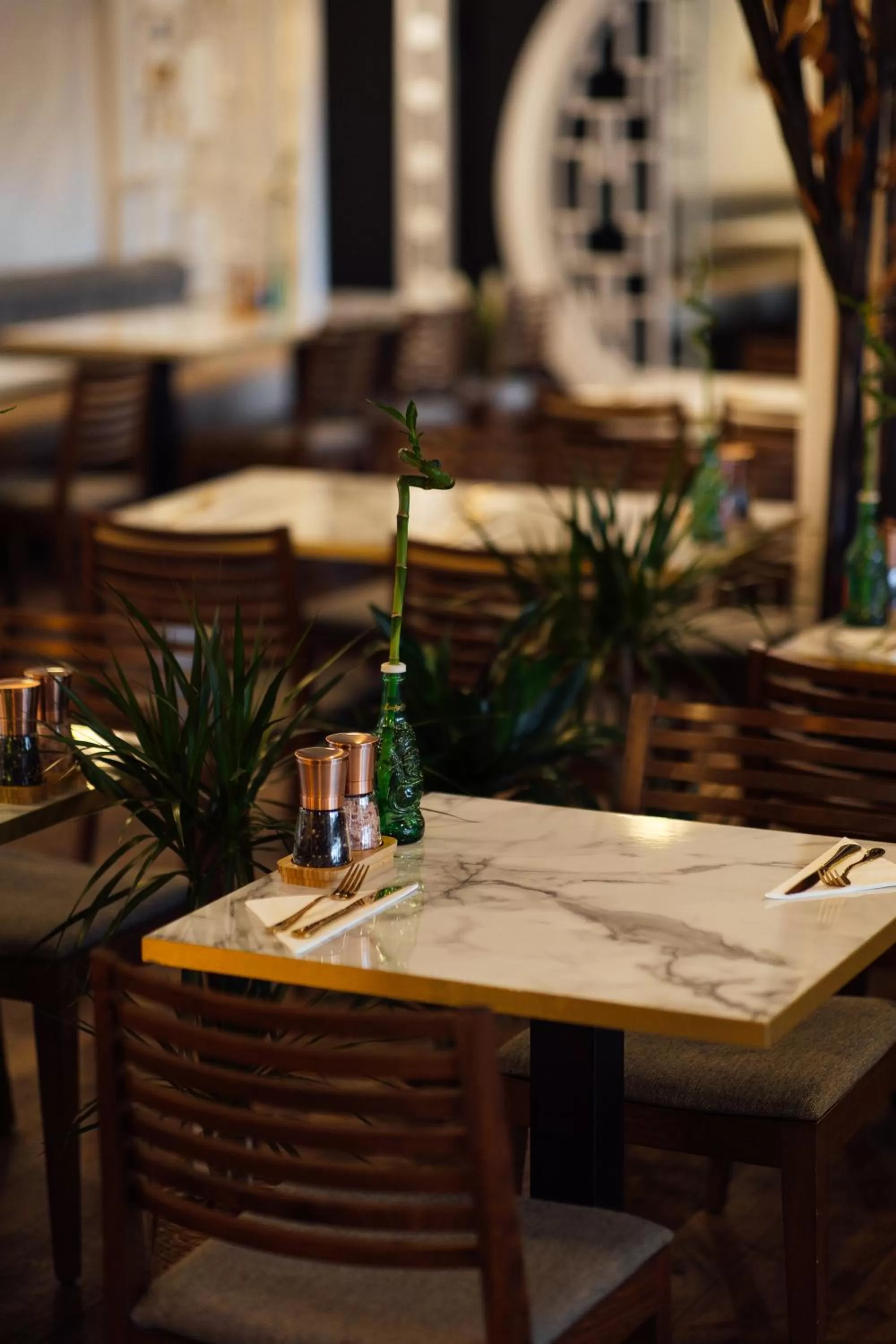 Restaurant/places to eat in The Imperial Dragon Hotel