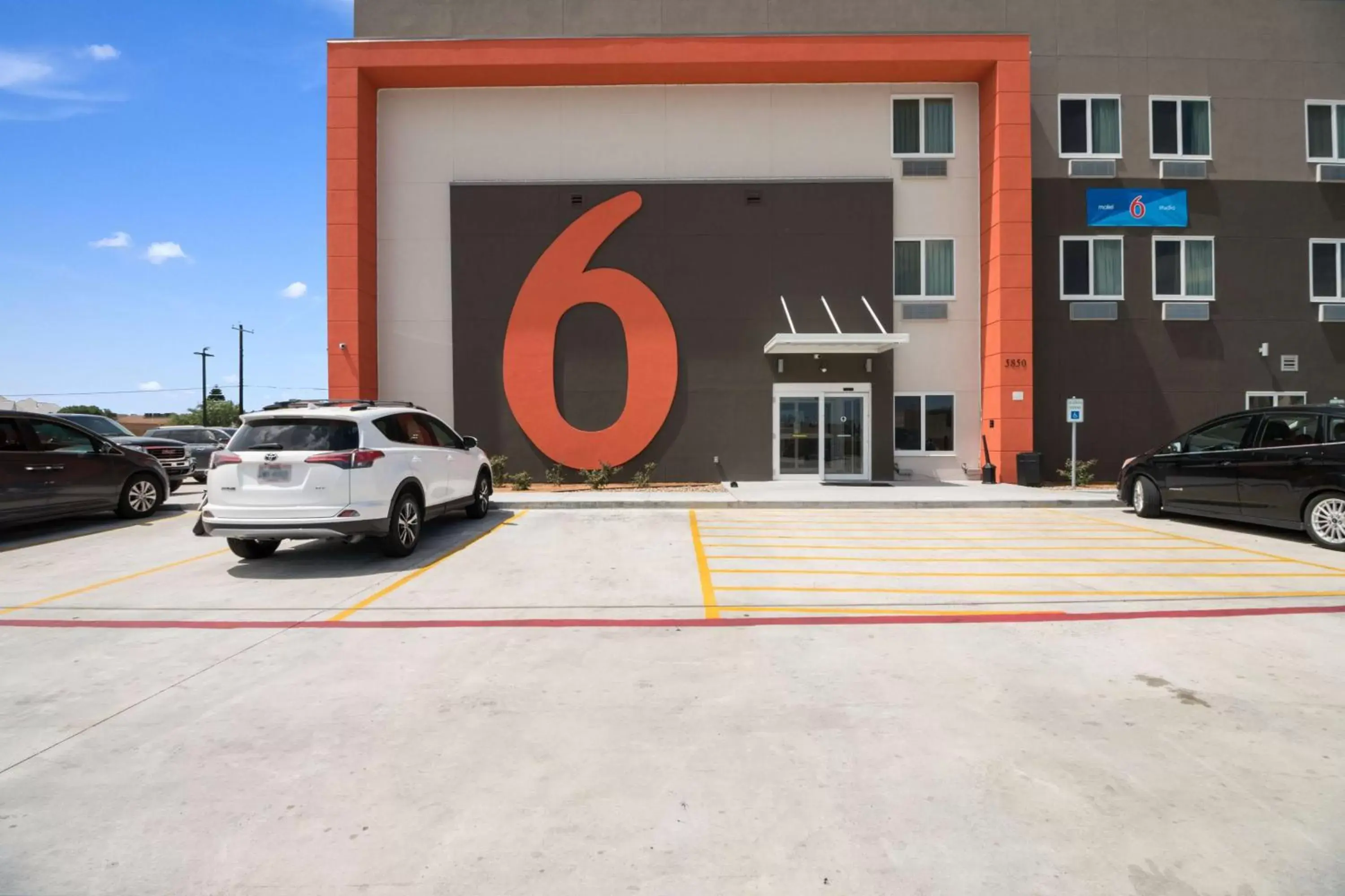 Property building in Studio 6-Corpus Christi, TX